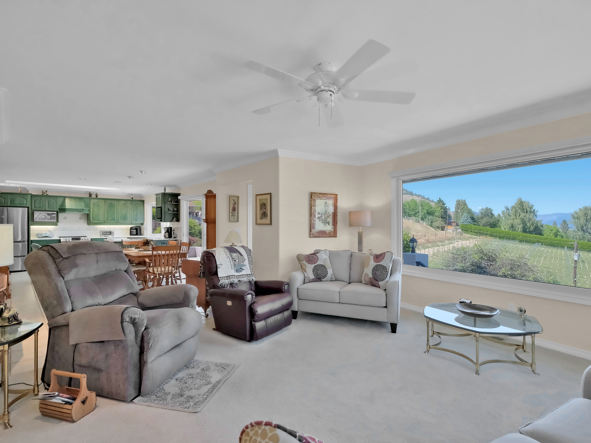 690 Pineview Drive Kaleden V0H 1K0