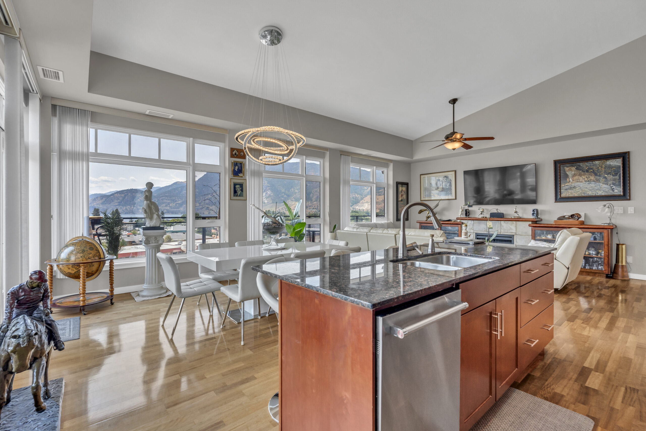 3301 Skaha Lake Road 803 Penticton V2A 6G6
