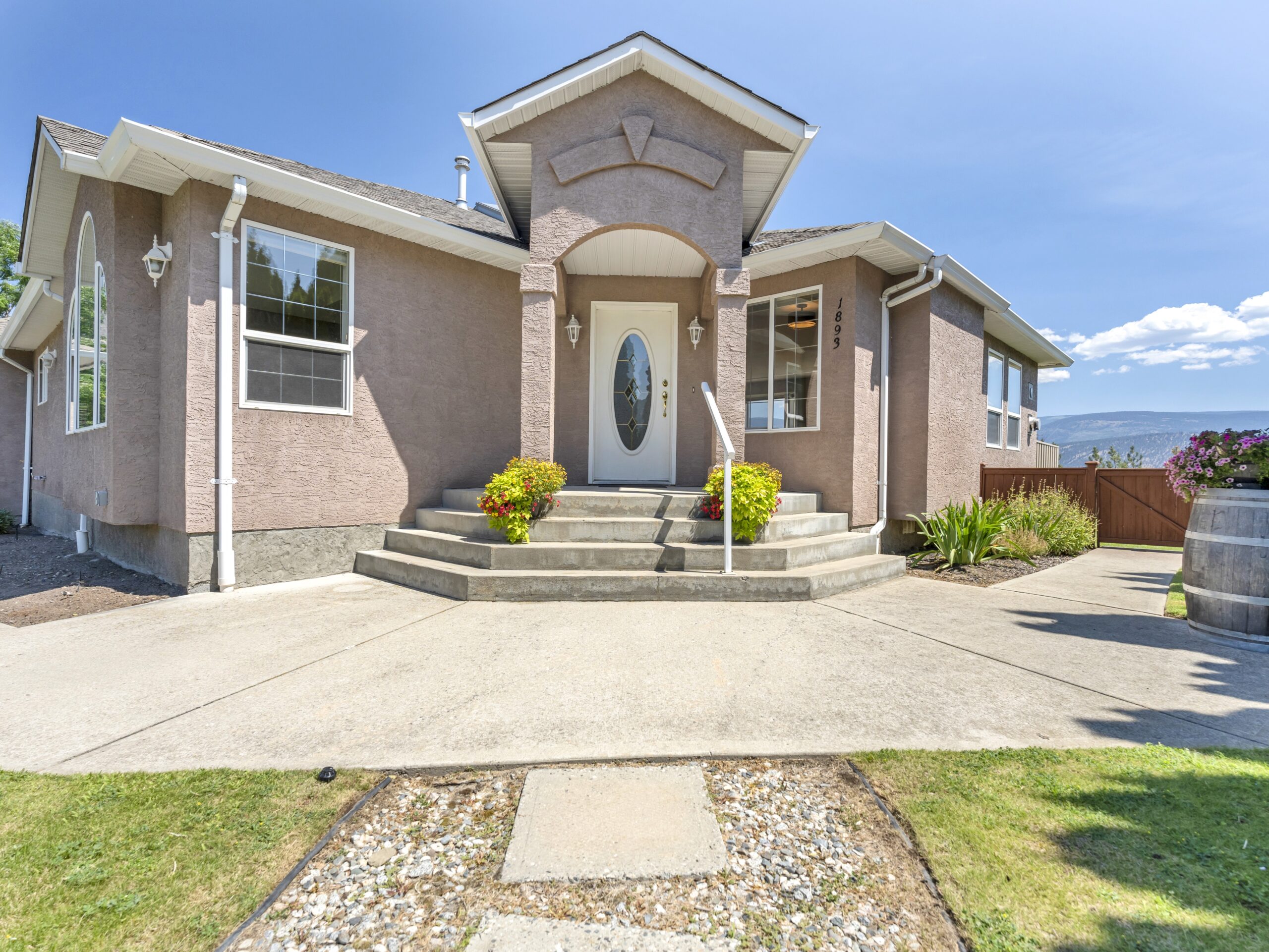 1893 Sandstone Drive Penticton V2A 8Y6