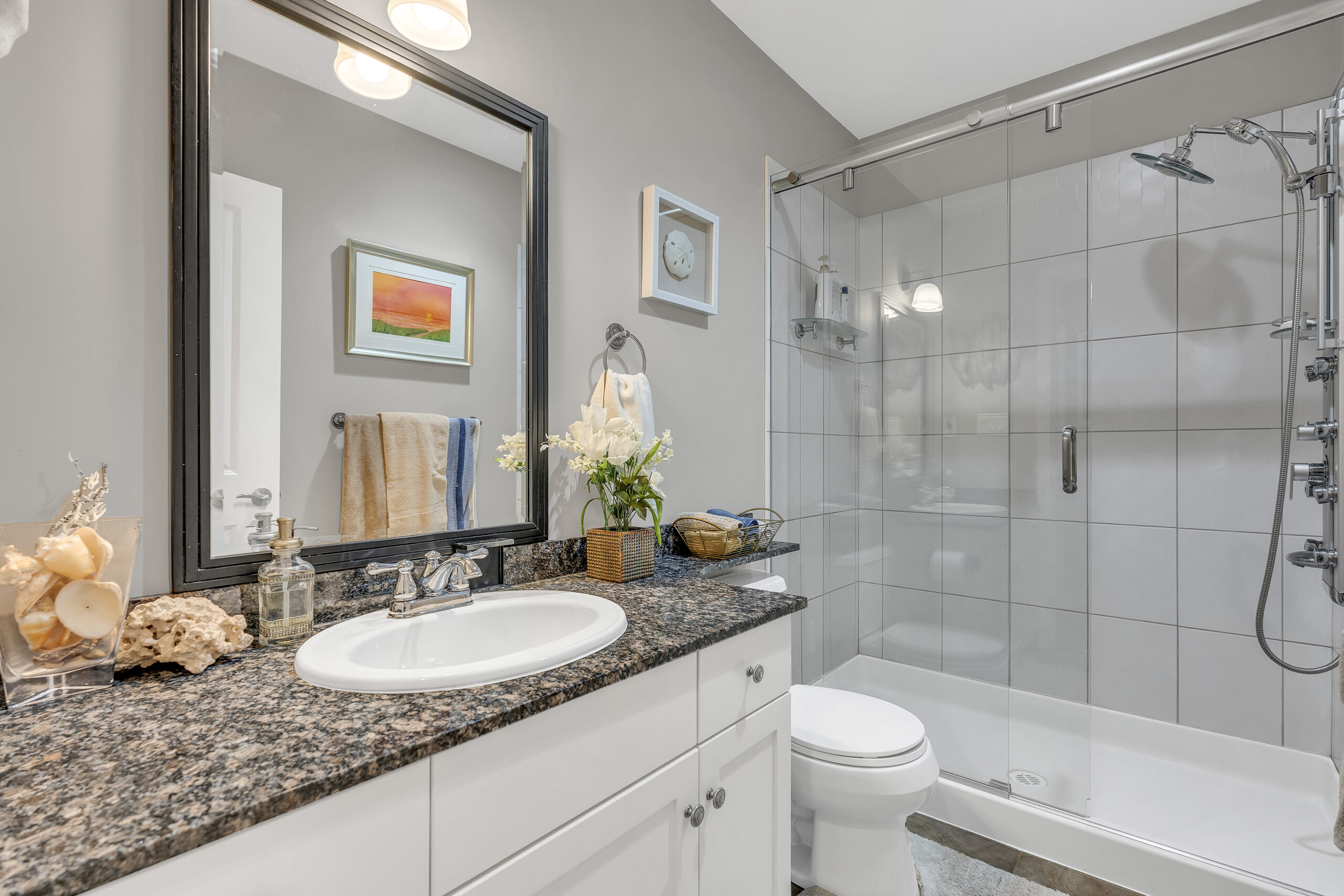 3301 Skaha Lake Road 803 Penticton V2A 6G6