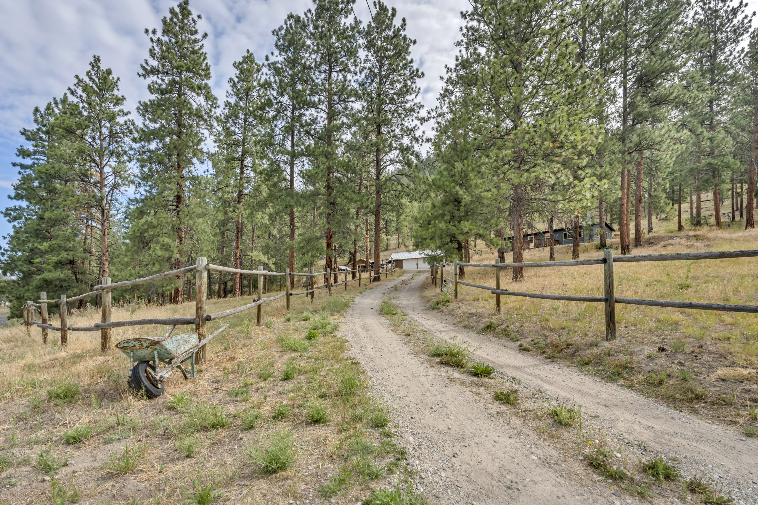 501 Fish Lake Road Summerland V0H 1Z8