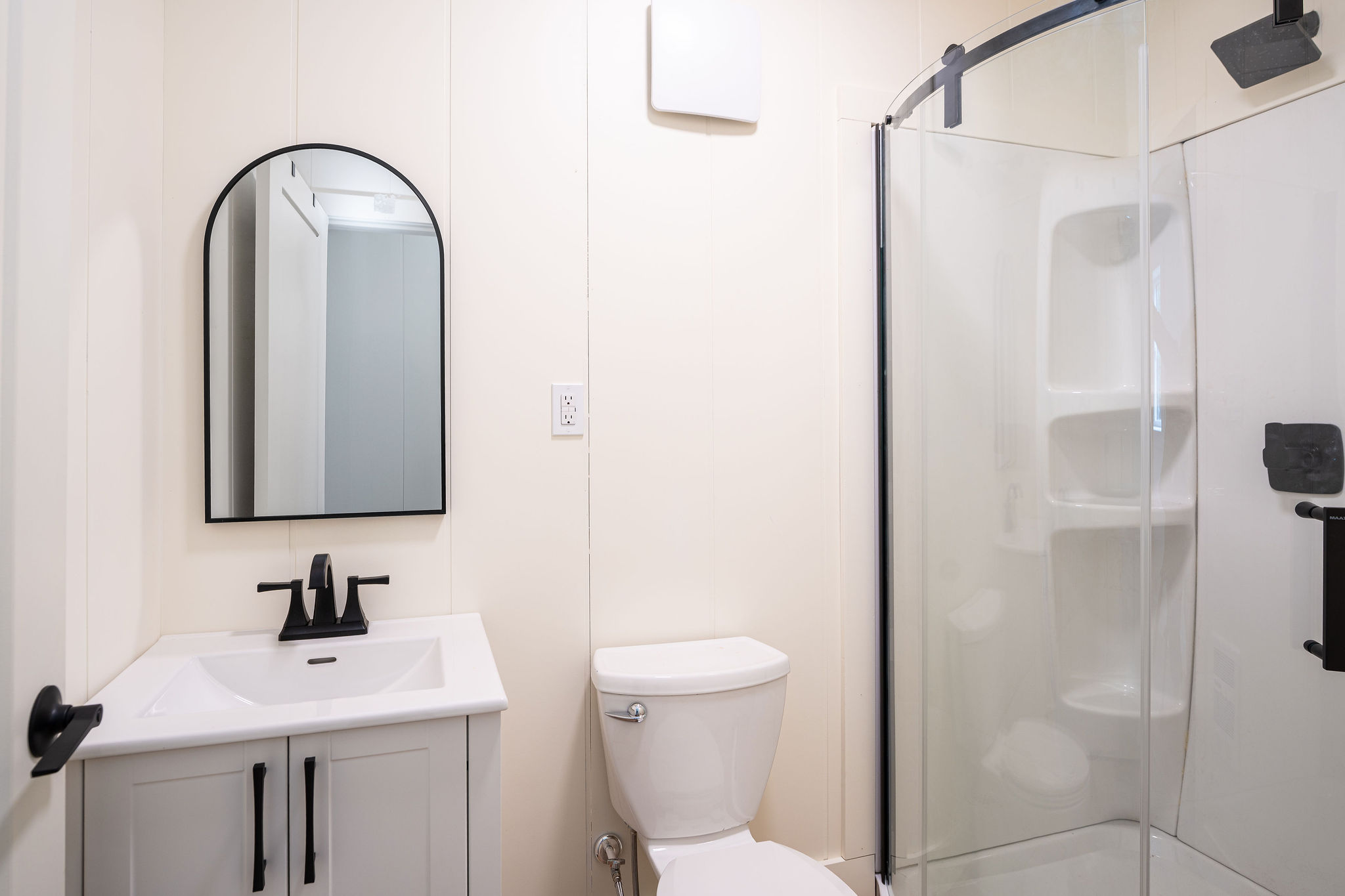 5860 Trans Canada Highway Malakwa