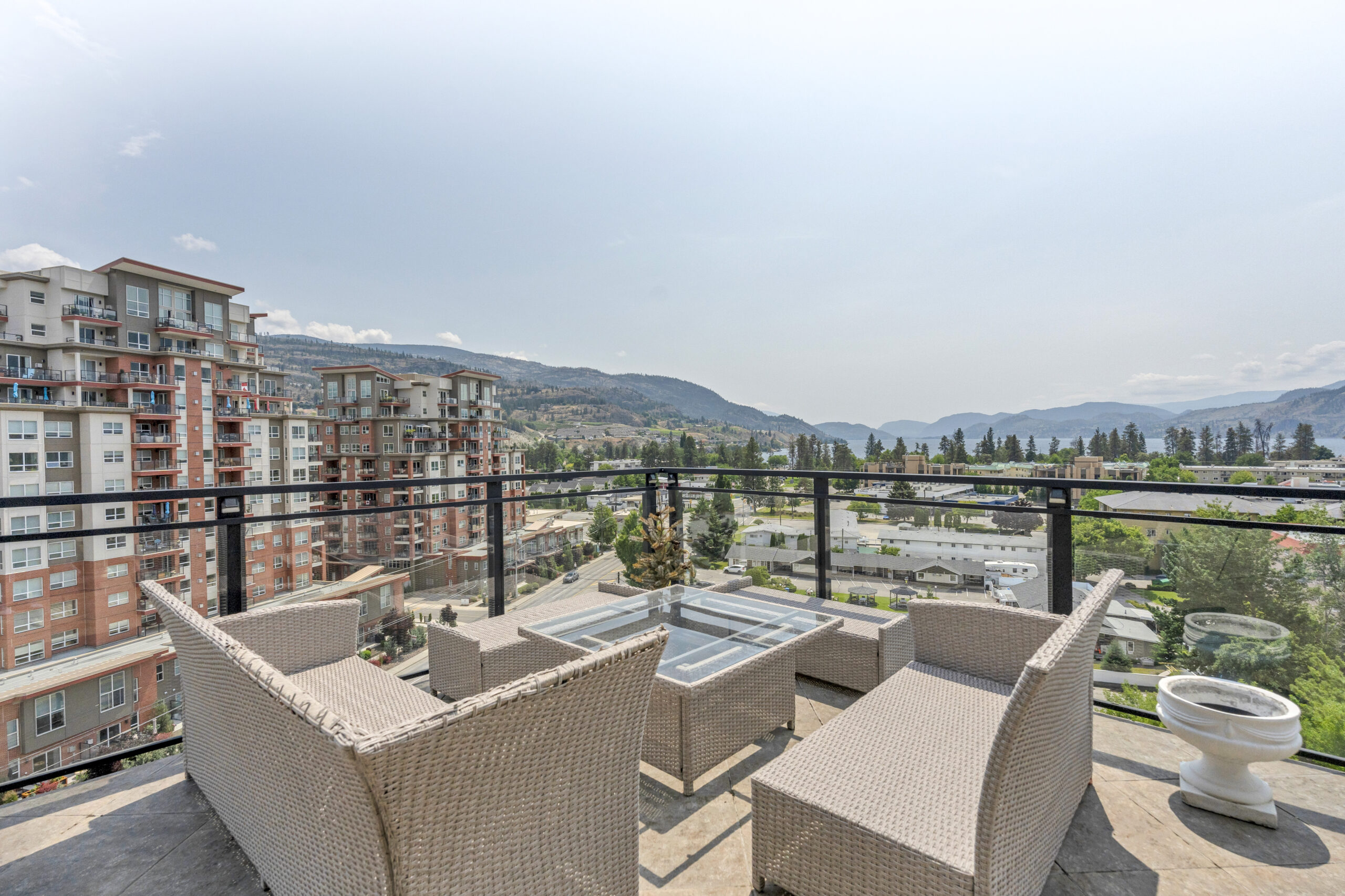 3301 Skaha Lake Road 803 Penticton V2A 6G6