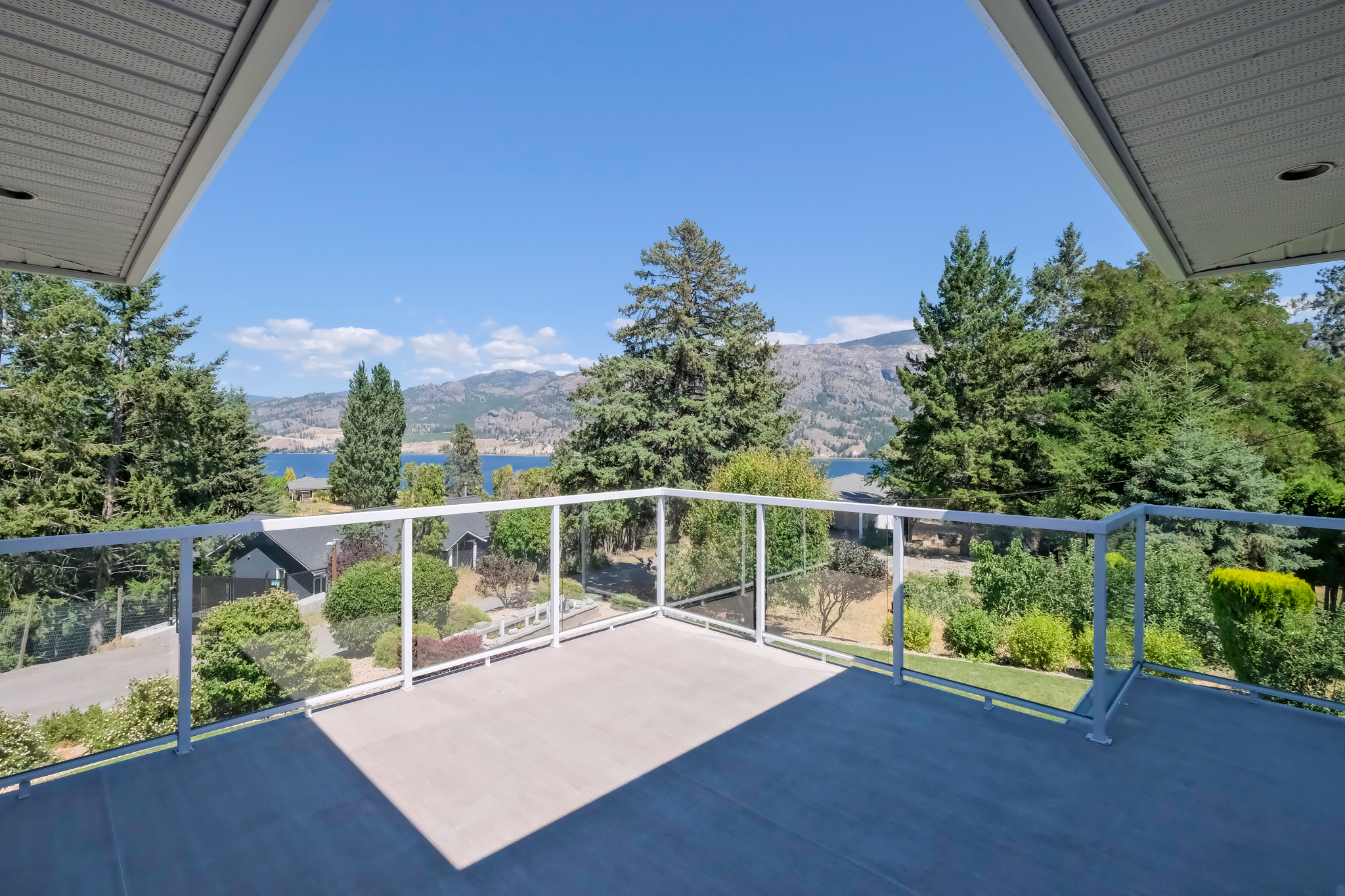 690 Pineview Drive Kaleden V0H 1K0