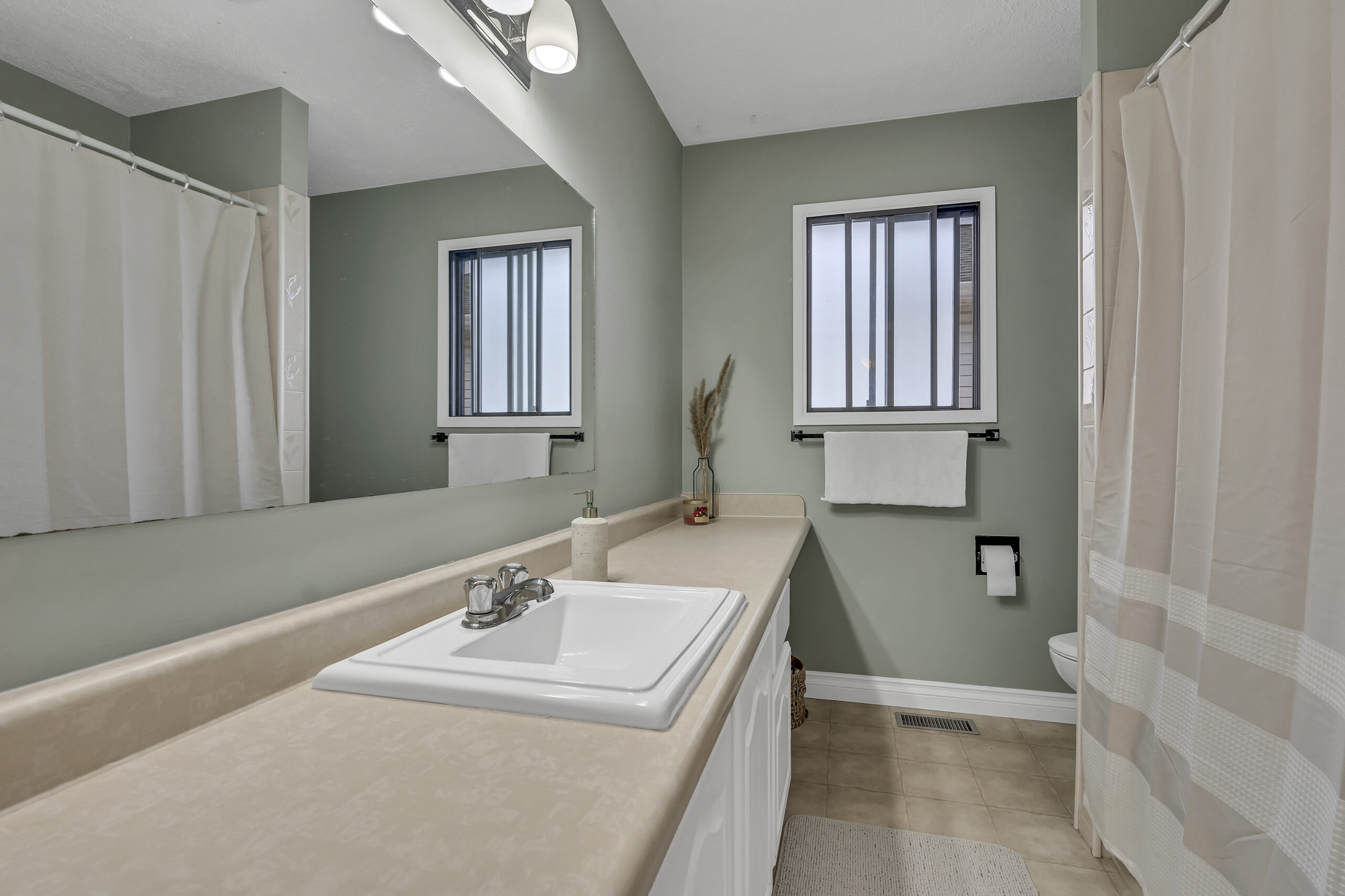 2494 Cornwall Drive Penticton V2A 6R7