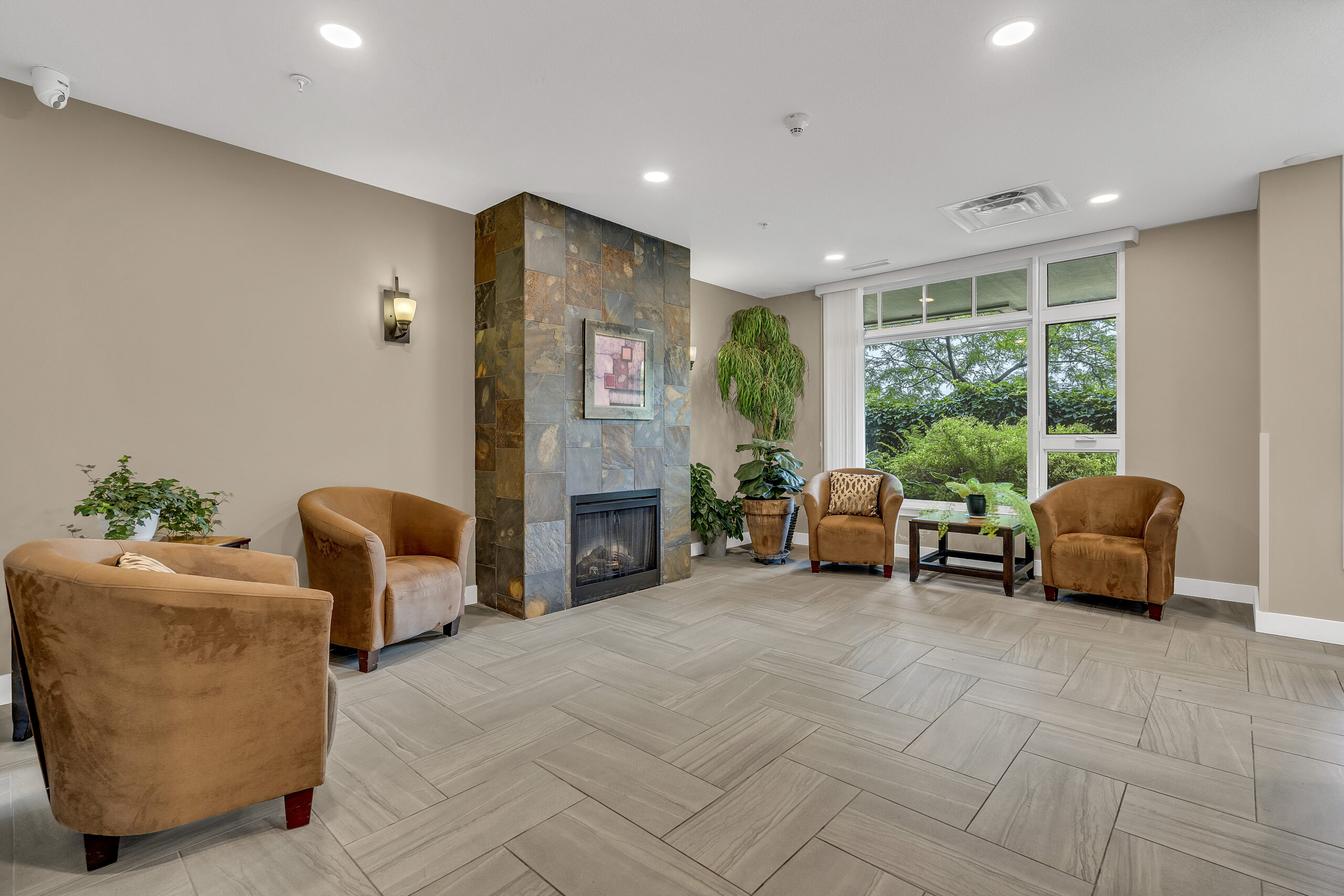 3301 Skaha Lake Road 803 Penticton V2A 6G6