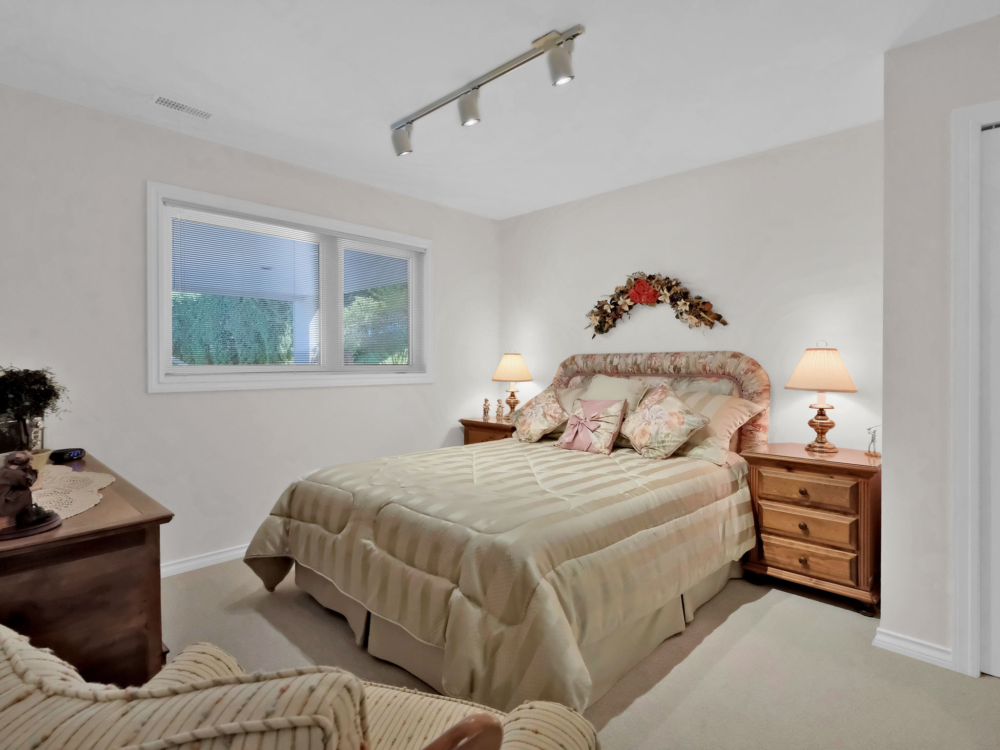 690 Pineview Drive Kaleden V0H 1K0