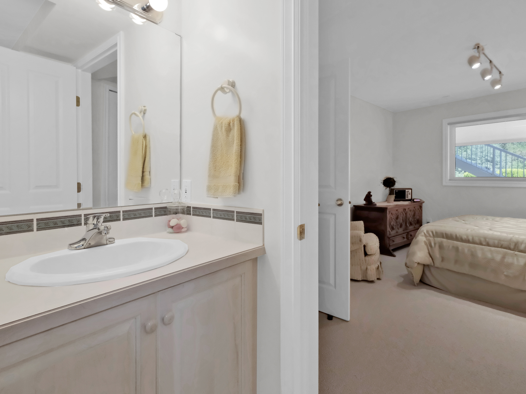 690 Pineview Drive Kaleden V0H 1K0