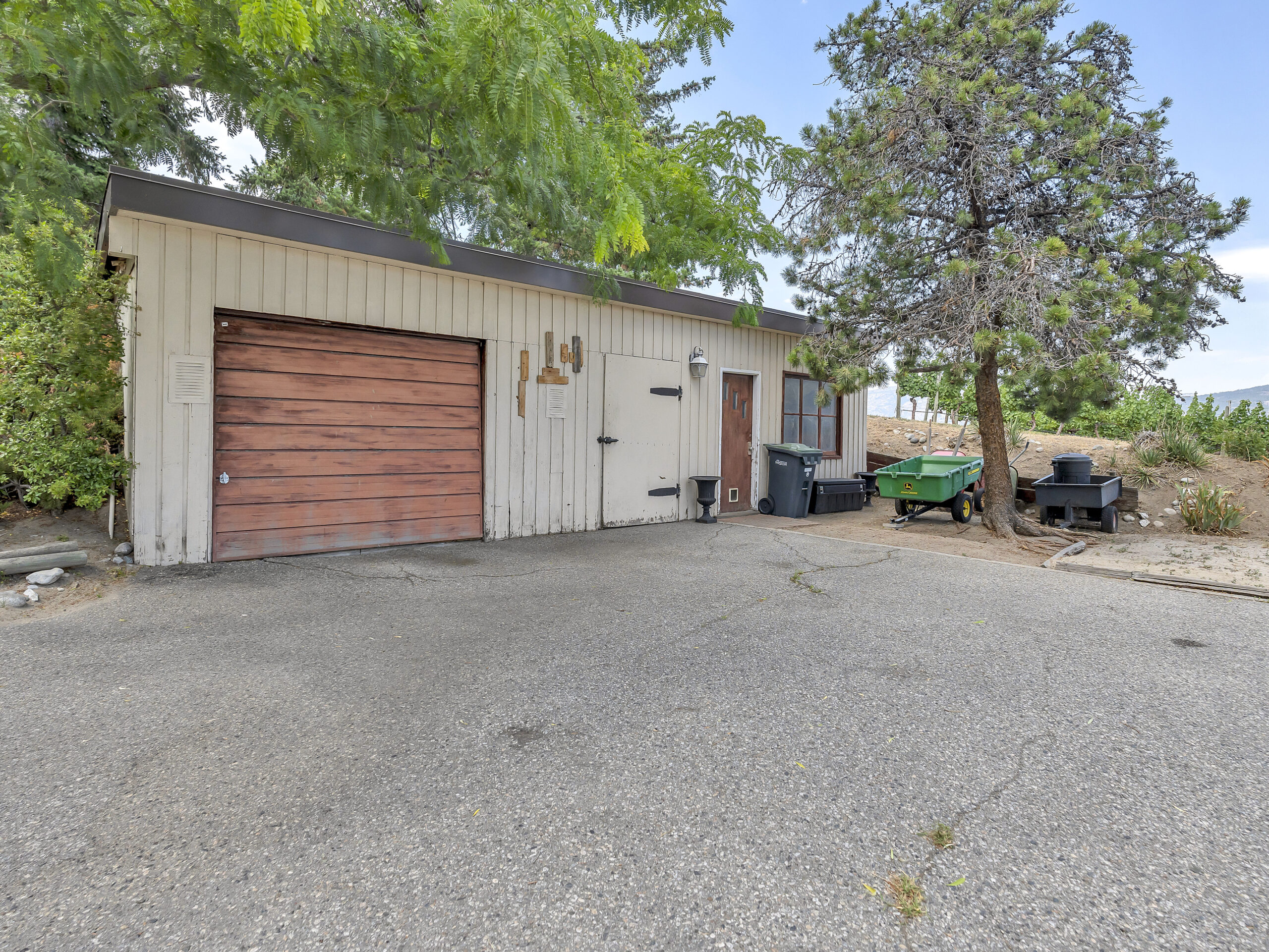 9402 Front Bench Road Summerland V0H 1Z4