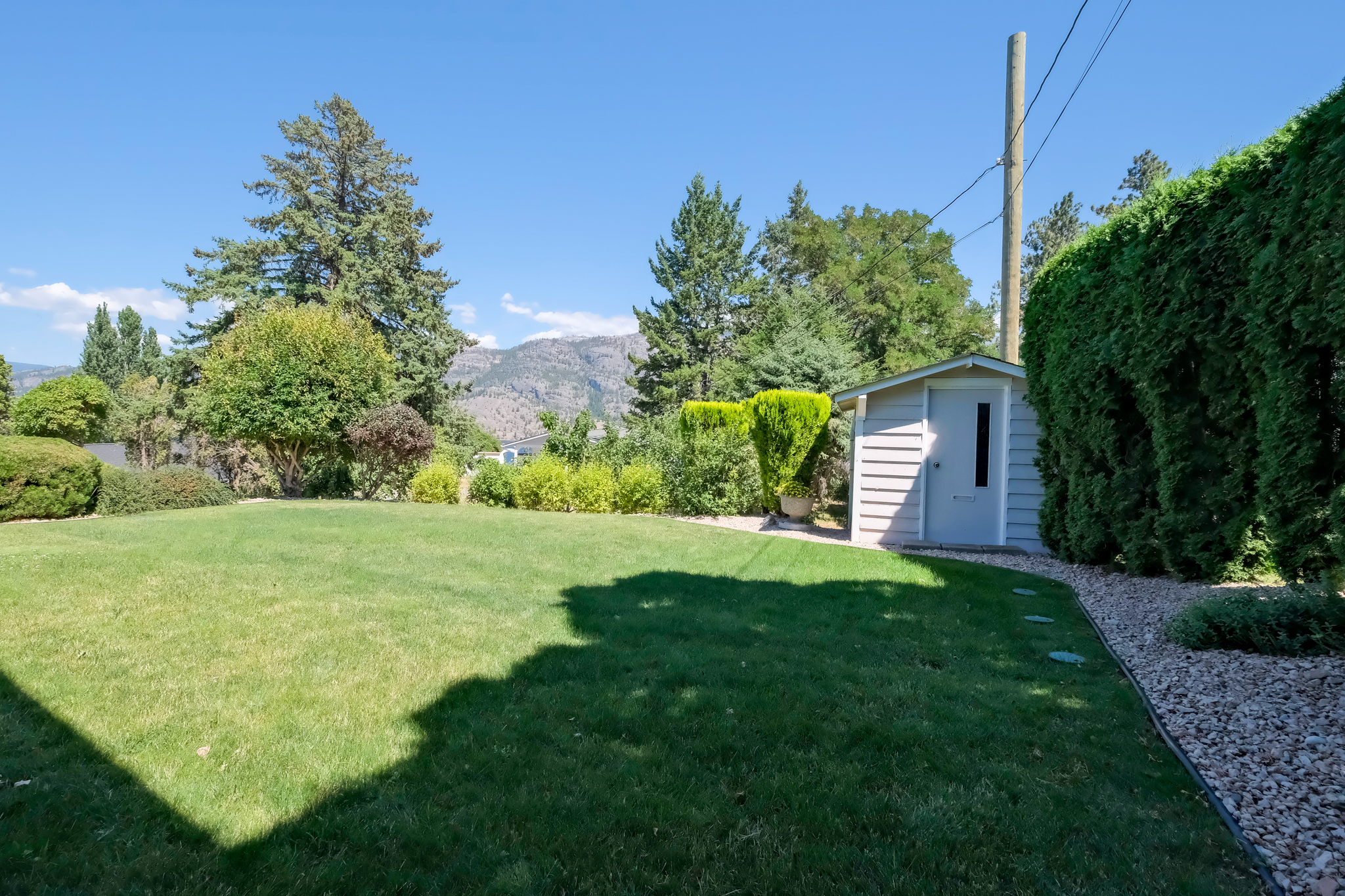 690 Pineview Drive Kaleden V0H 1K0