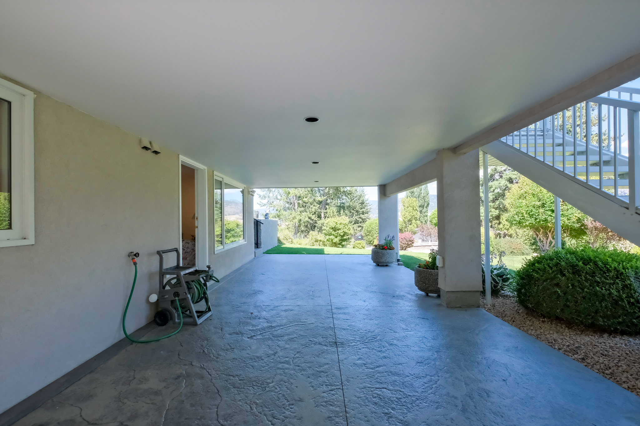 690 Pineview Drive Kaleden V0H 1K0