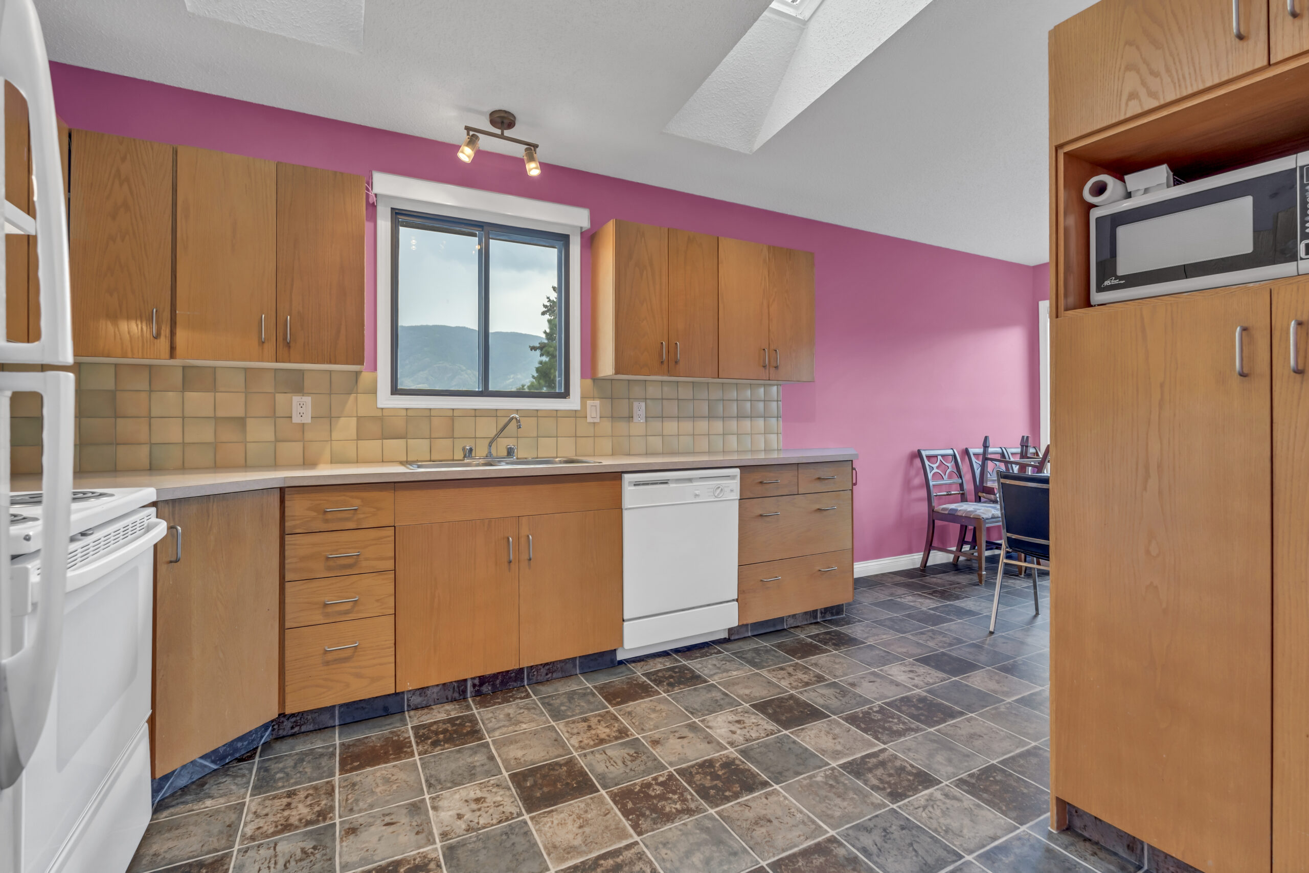 2494 Cornwall Drive Penticton V2A 6R7