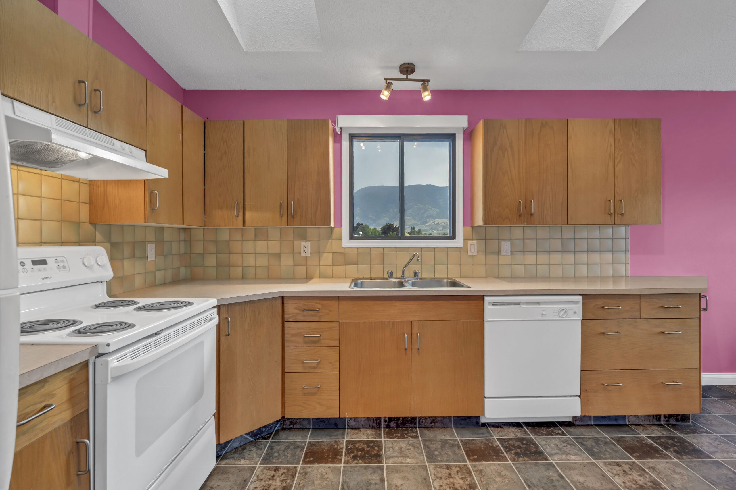 2494 Cornwall Drive Penticton V2A 6R7