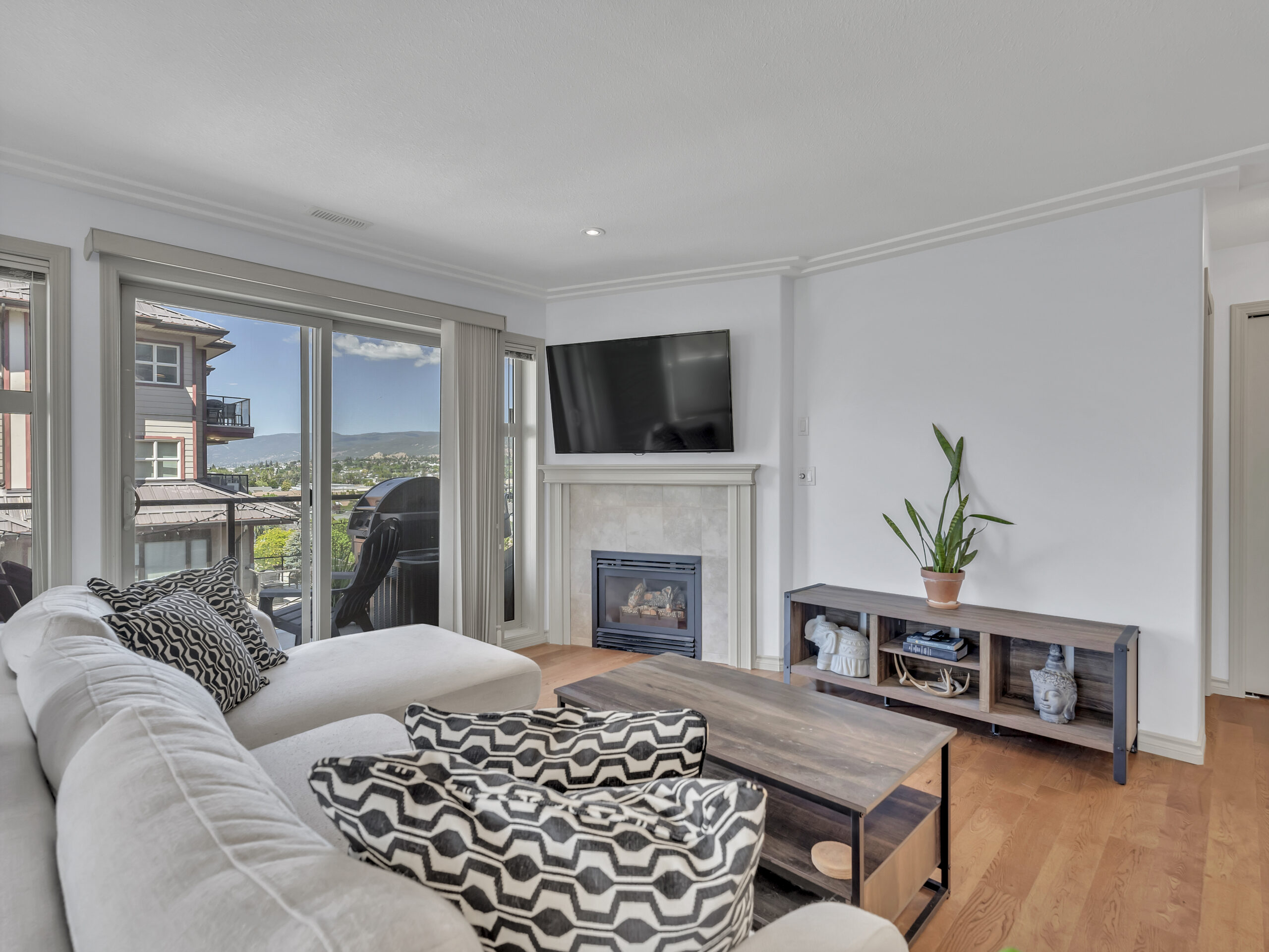 2125 Atkinson Street 904 Penticton V2A 9E6