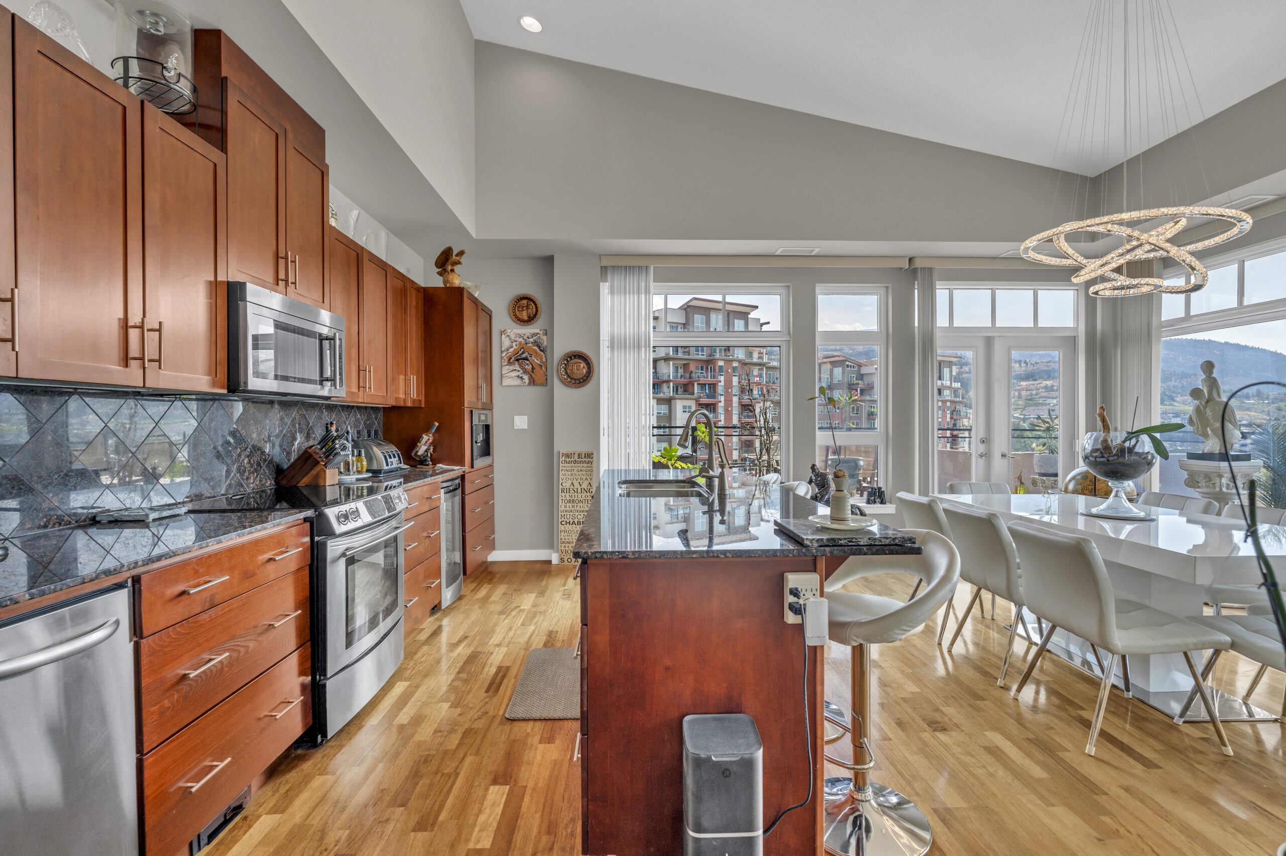 3301 Skaha Lake Road 803 Penticton V2A 6G6