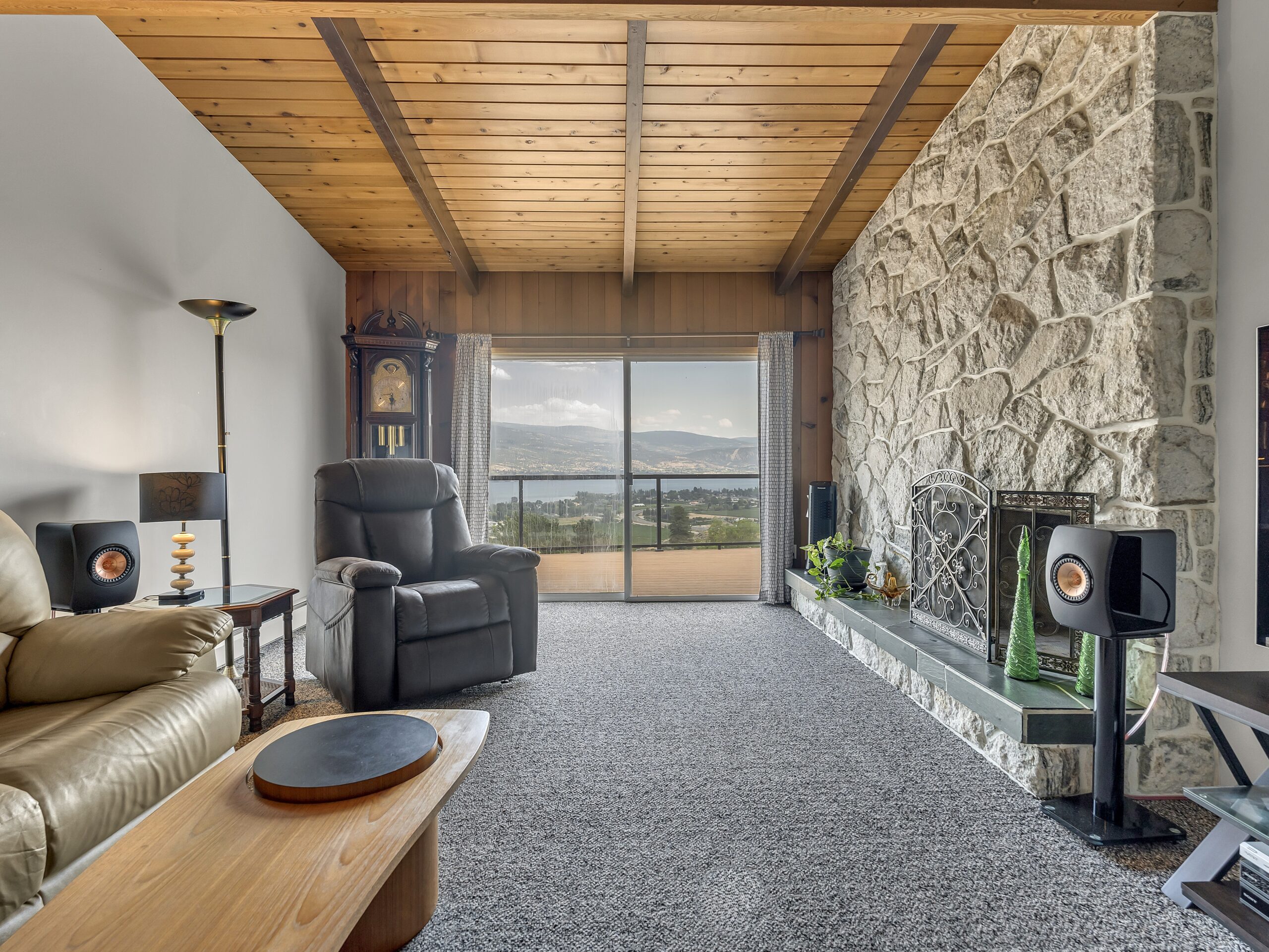 9402 Front Bench Road Summerland V0H 1Z4