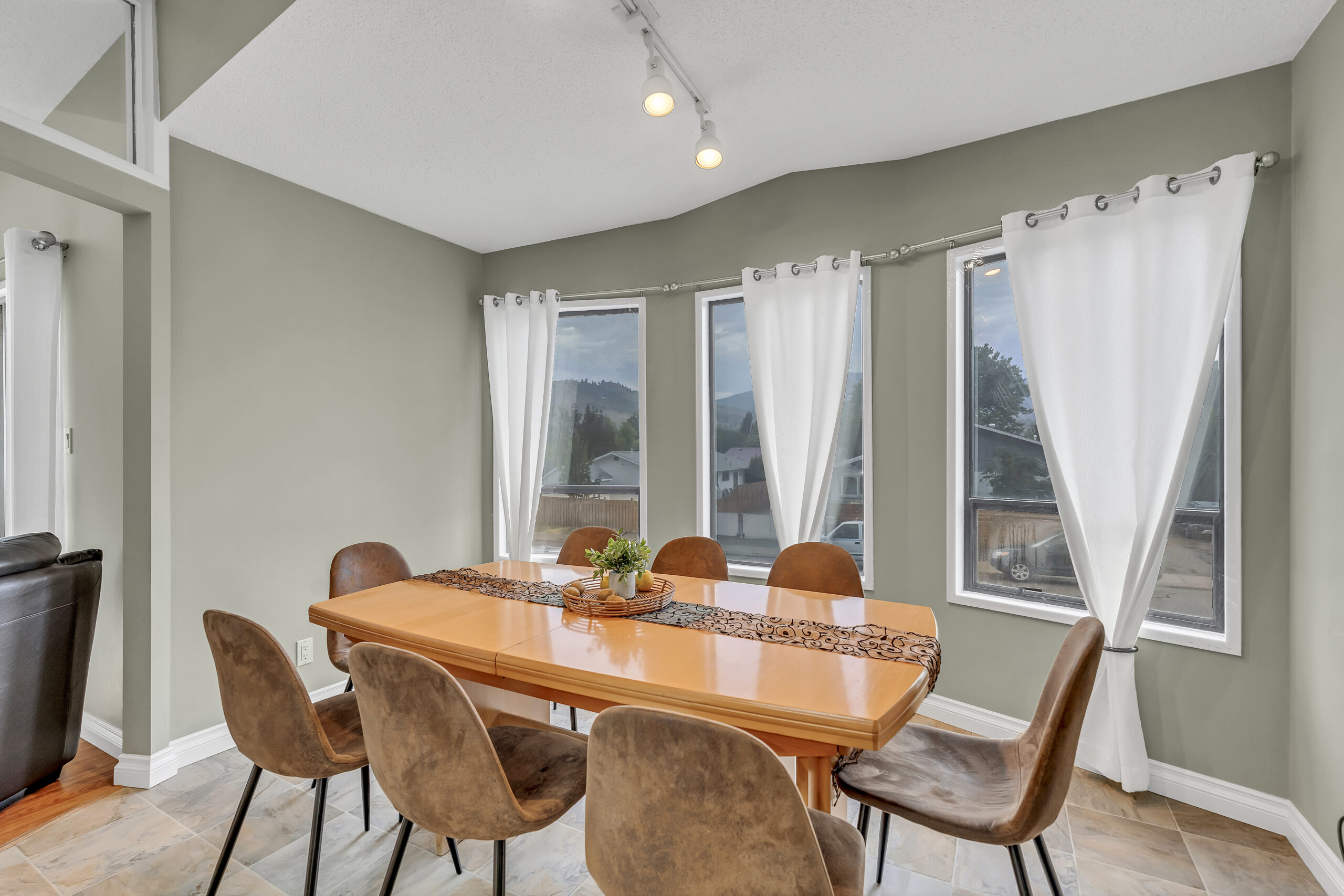 2494 Cornwall Drive Penticton V2A 6R7