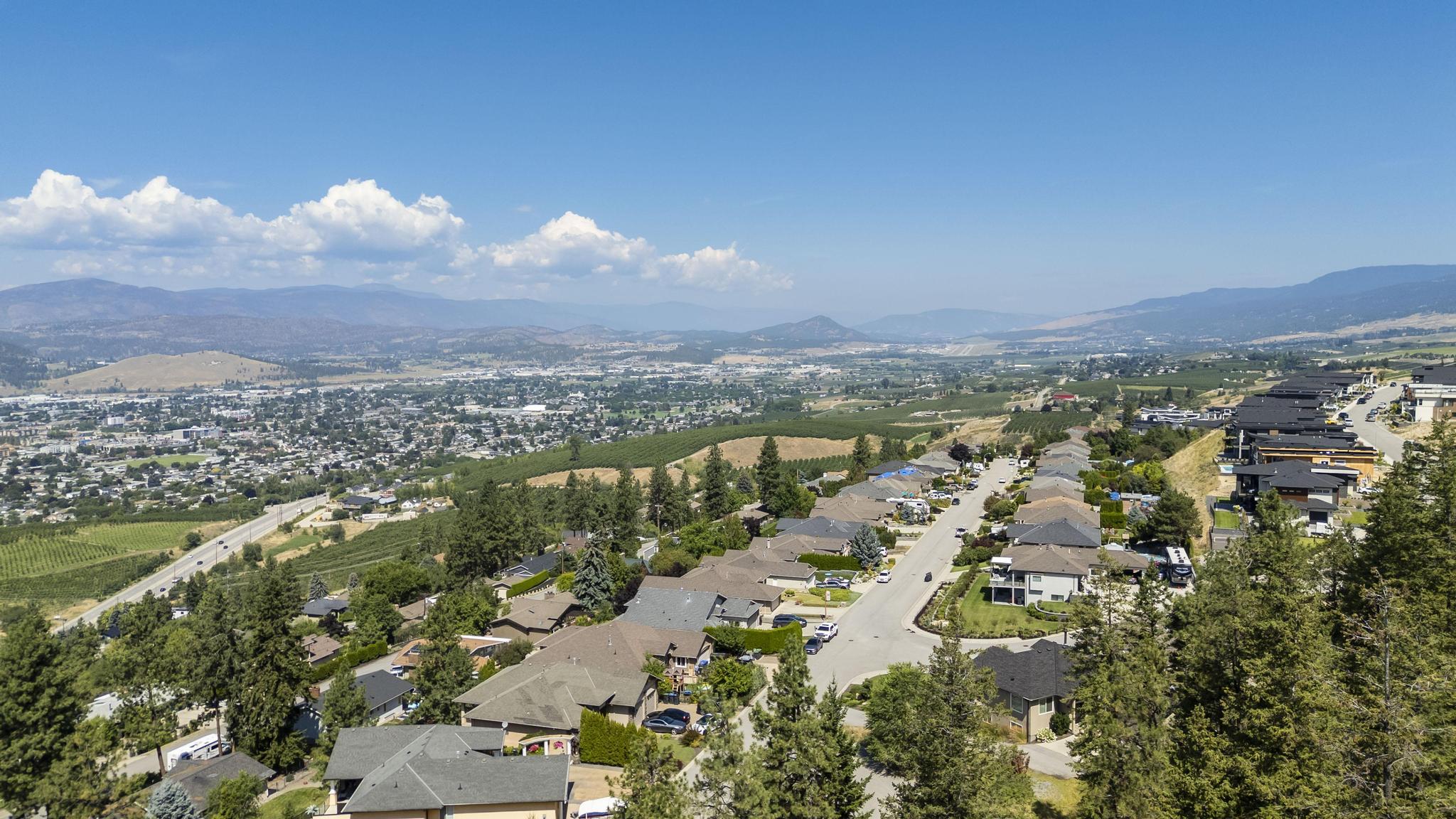 1000 Lone Pine Drive Kelowna V1P 1M7