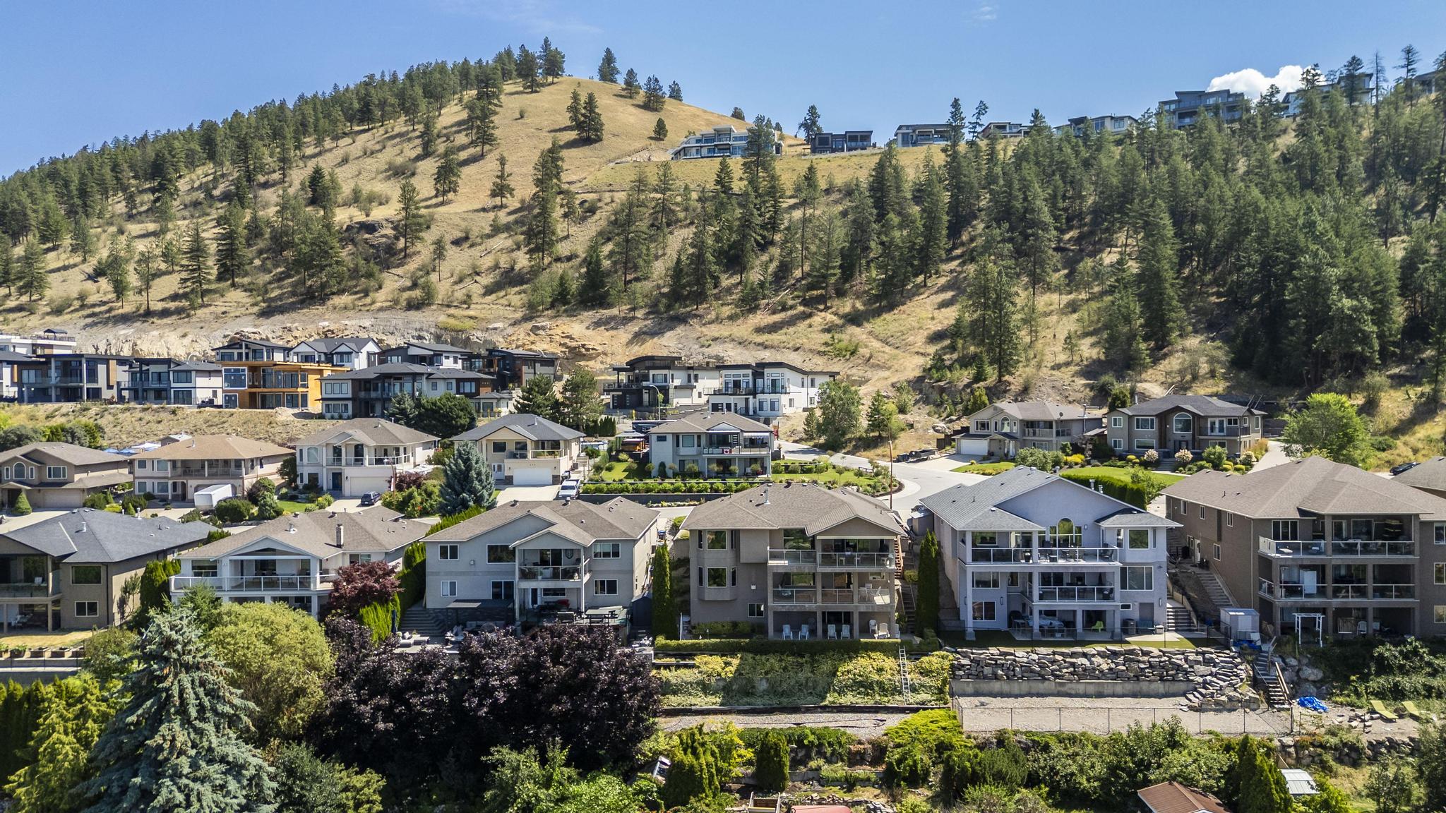 1000 Lone Pine Drive Kelowna V1P 1M7