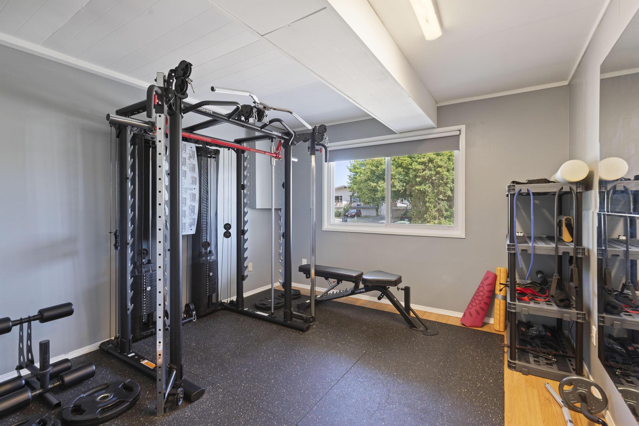 565 Chepesuik Court Kelowna V1X 5S5