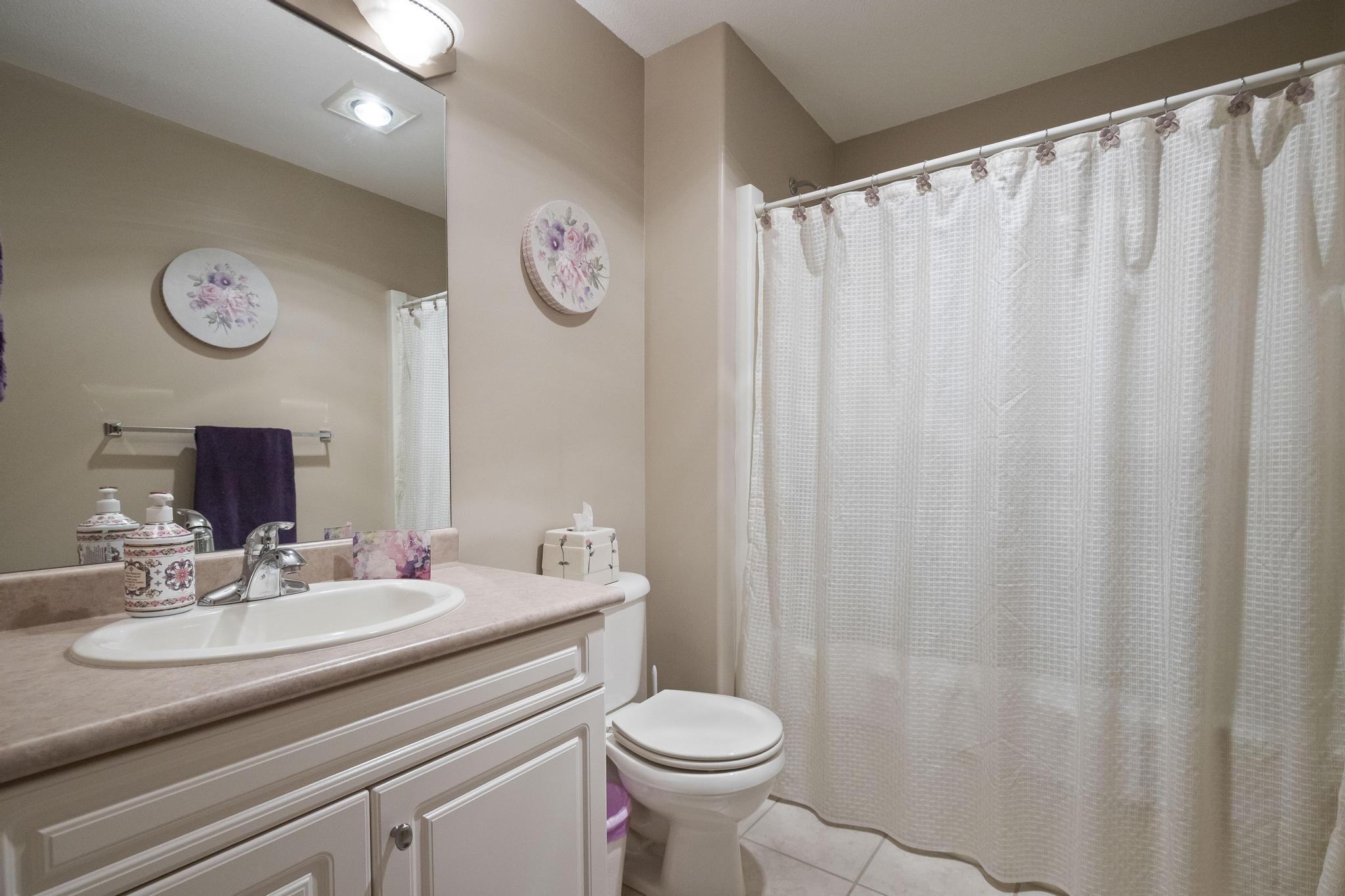 1000 Lone Pine Drive Kelowna V1P 1M7