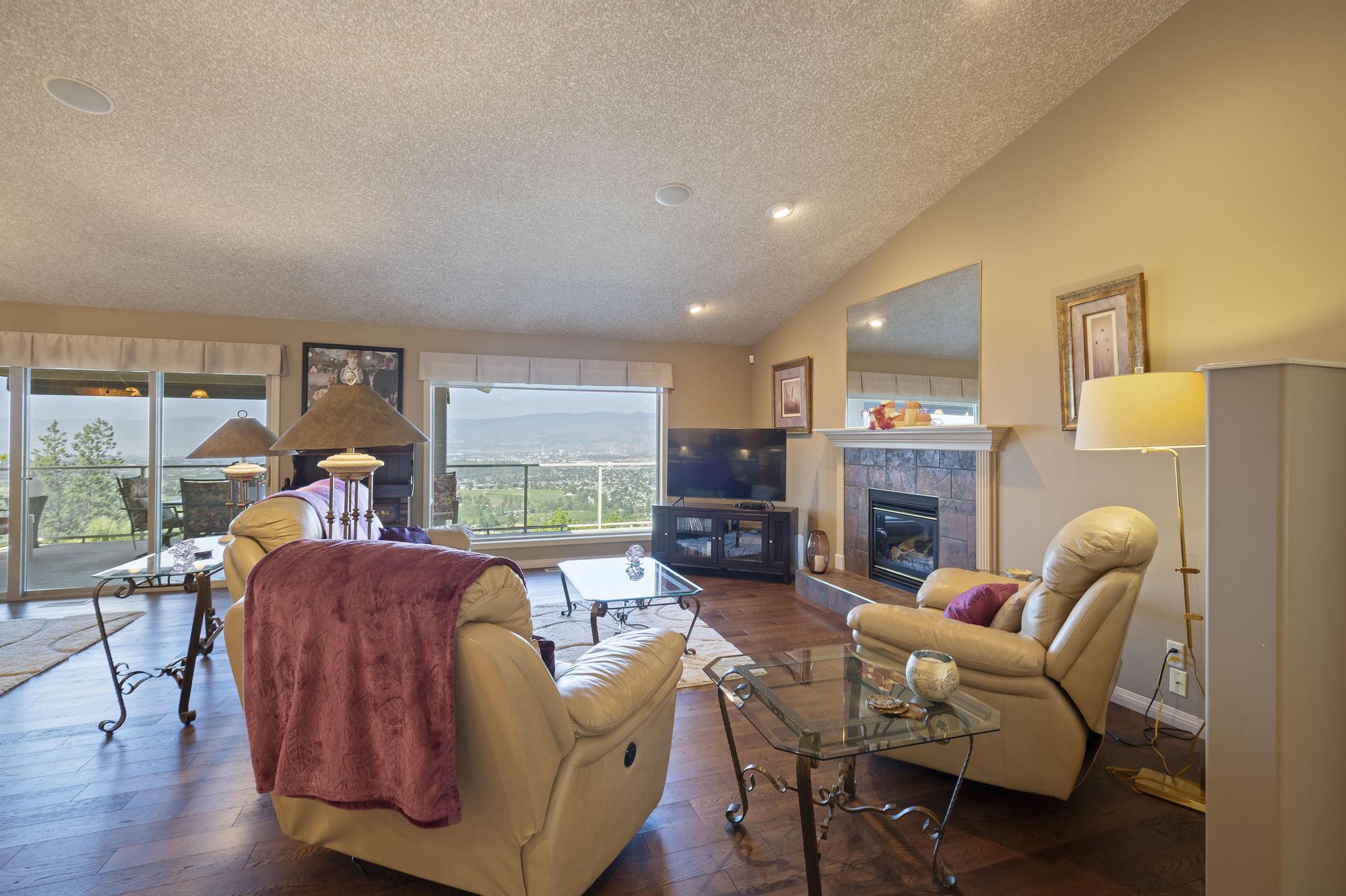 1000 Lone Pine Drive Kelowna V1P 1M7