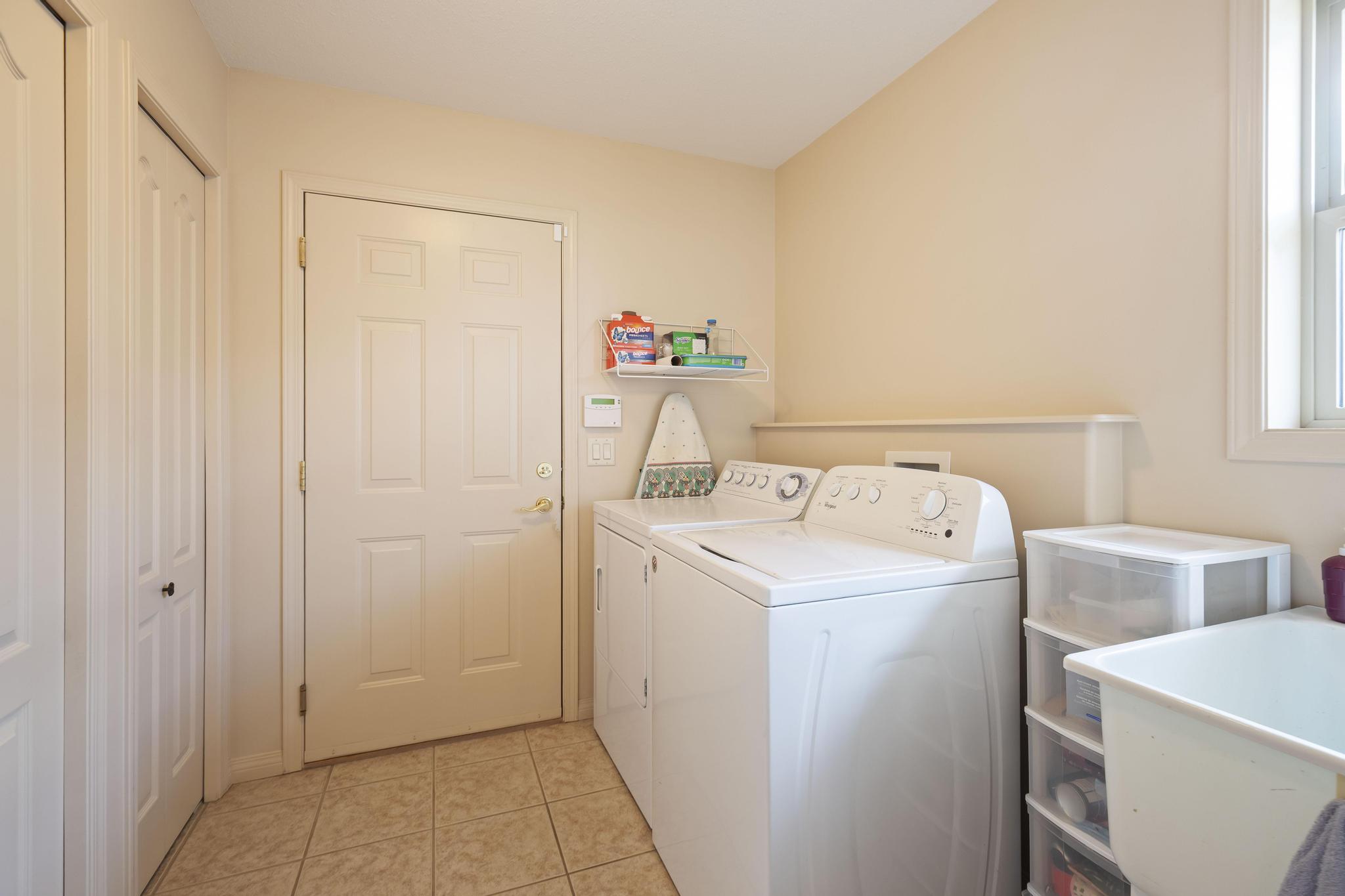 1000 Lone Pine Drive Kelowna V1P 1M7
