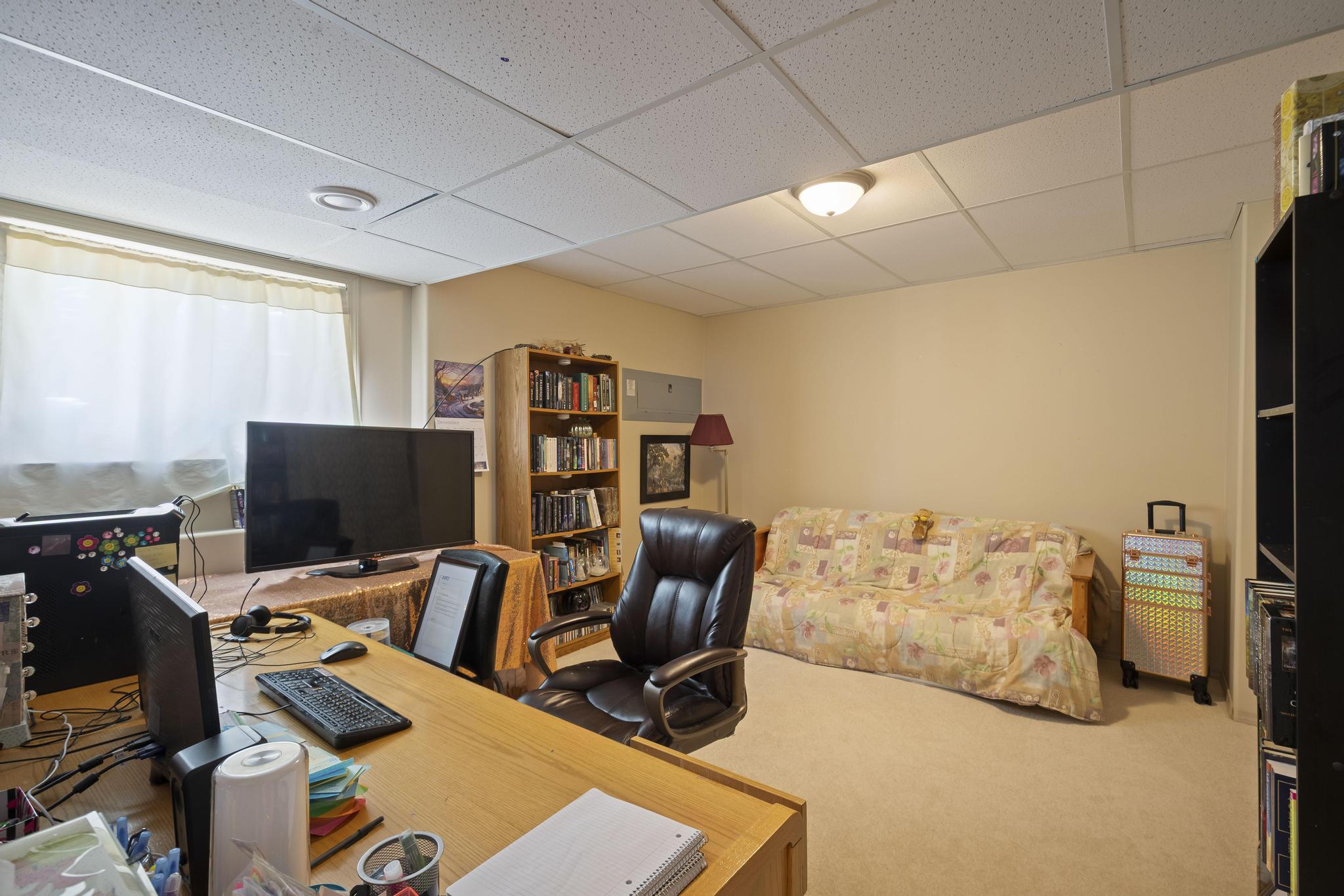 1000 Lone Pine Drive Kelowna V1P 1M7