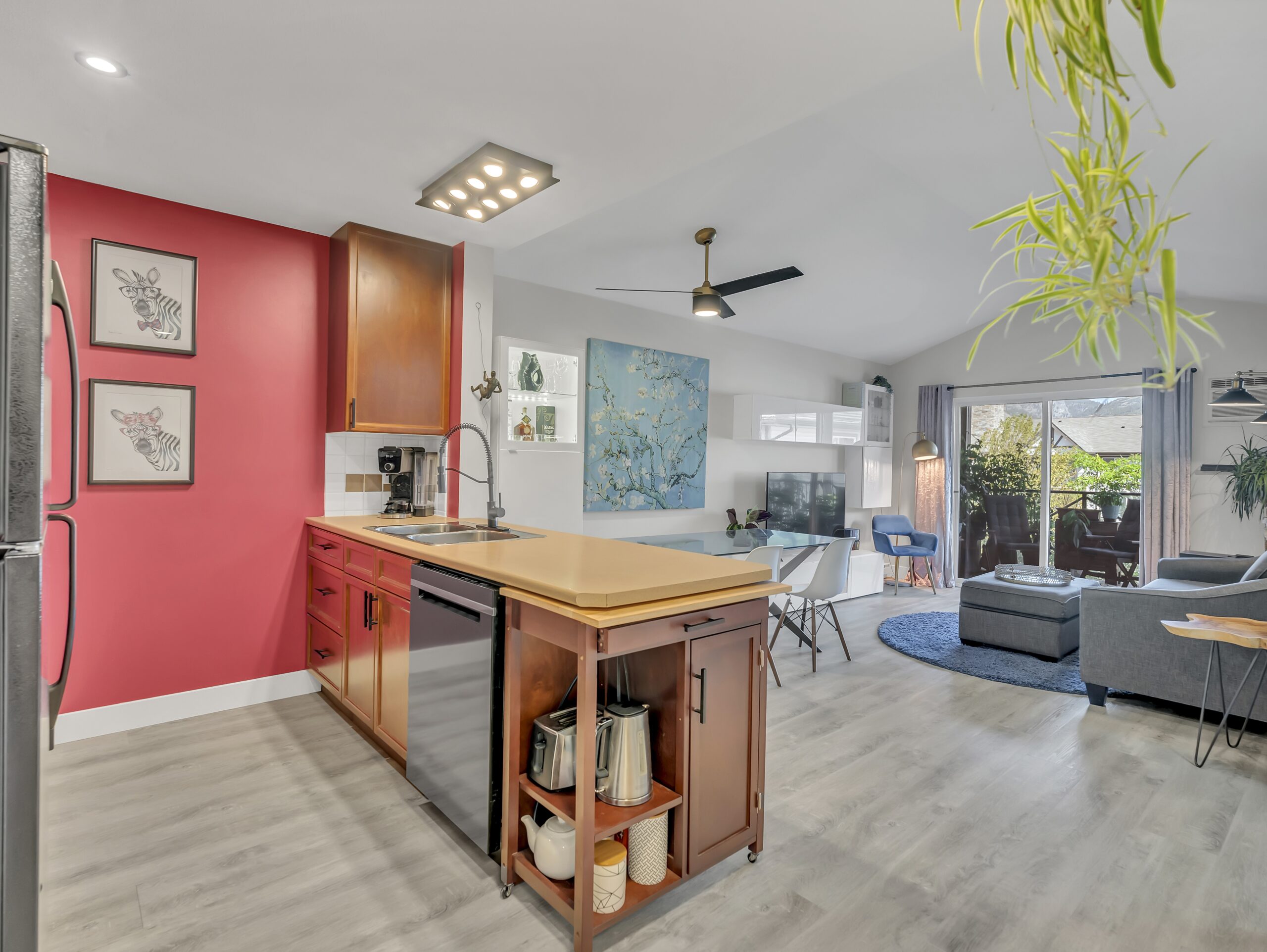 256 Hastings Avenue 401 Penticton V2A 2V6