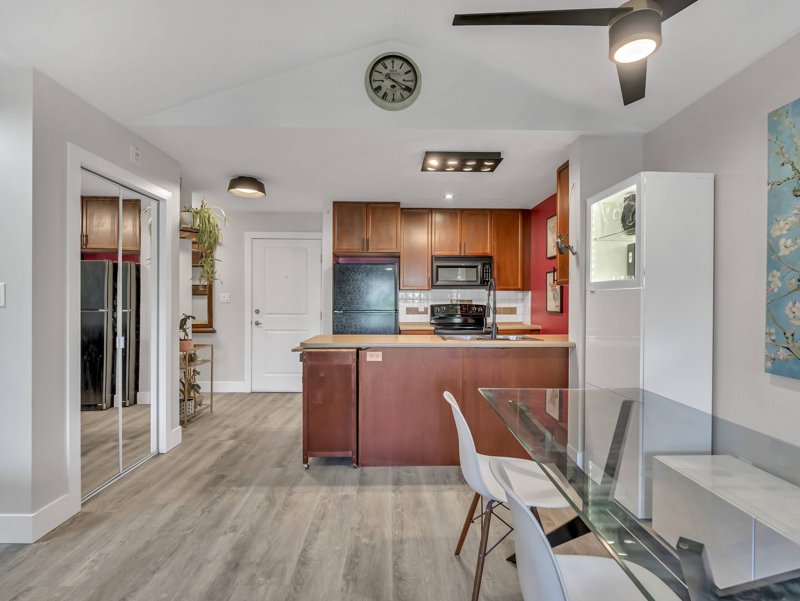 256 Hastings Avenue 401 Penticton V2A 2V6