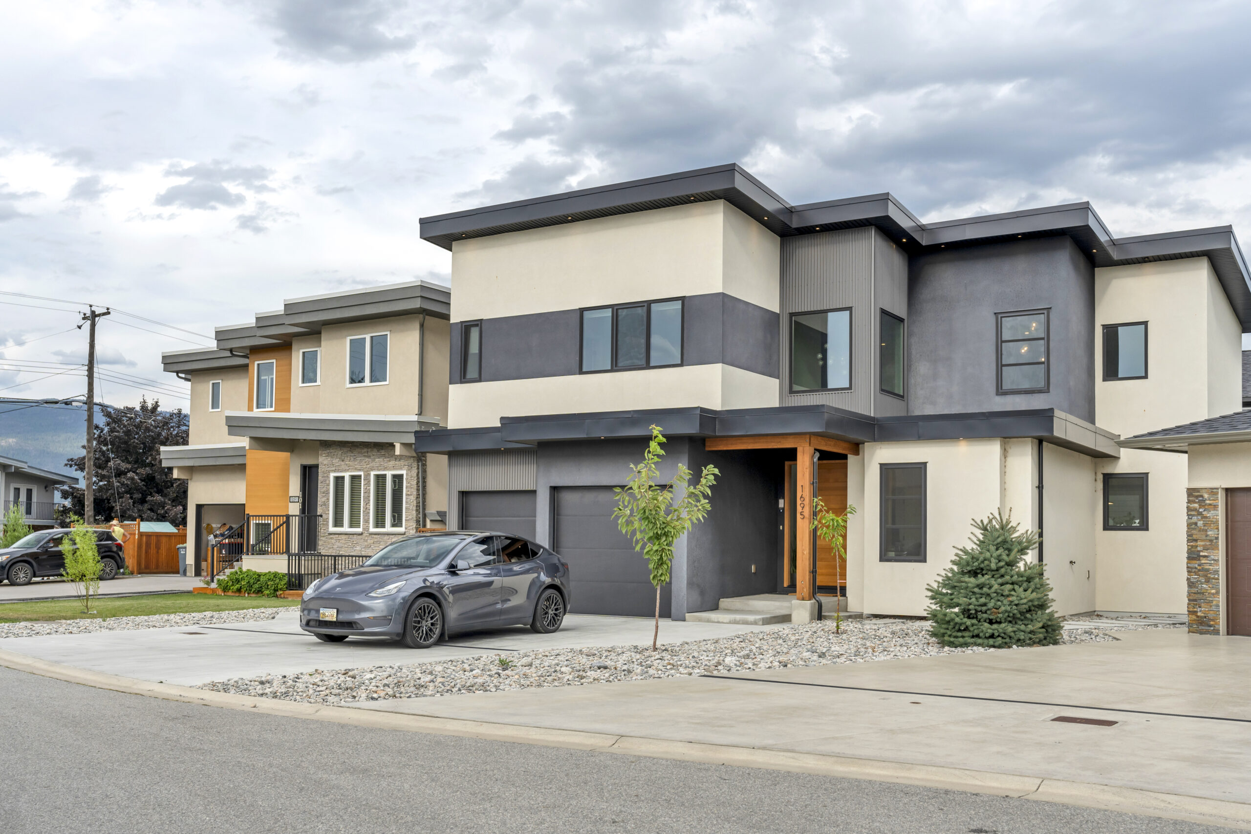 1695 Treffry Place Summerland V0H 1Z9