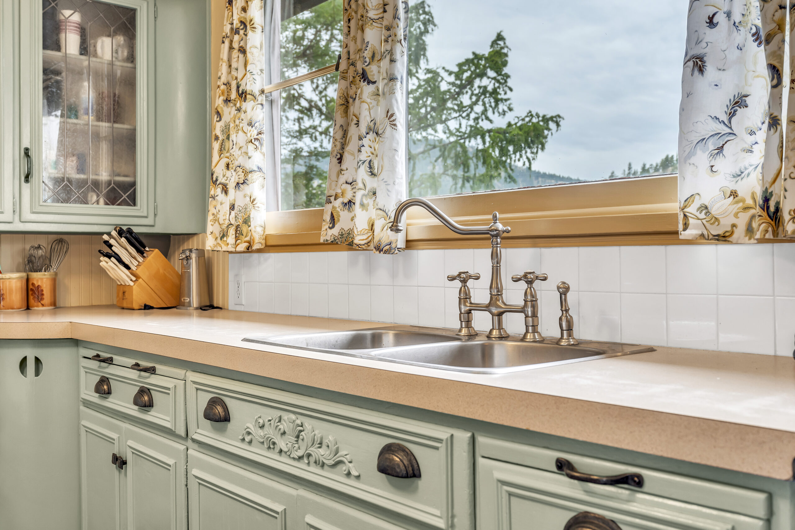 12405 Reynolds Avenue Summerland V0H 1Z8