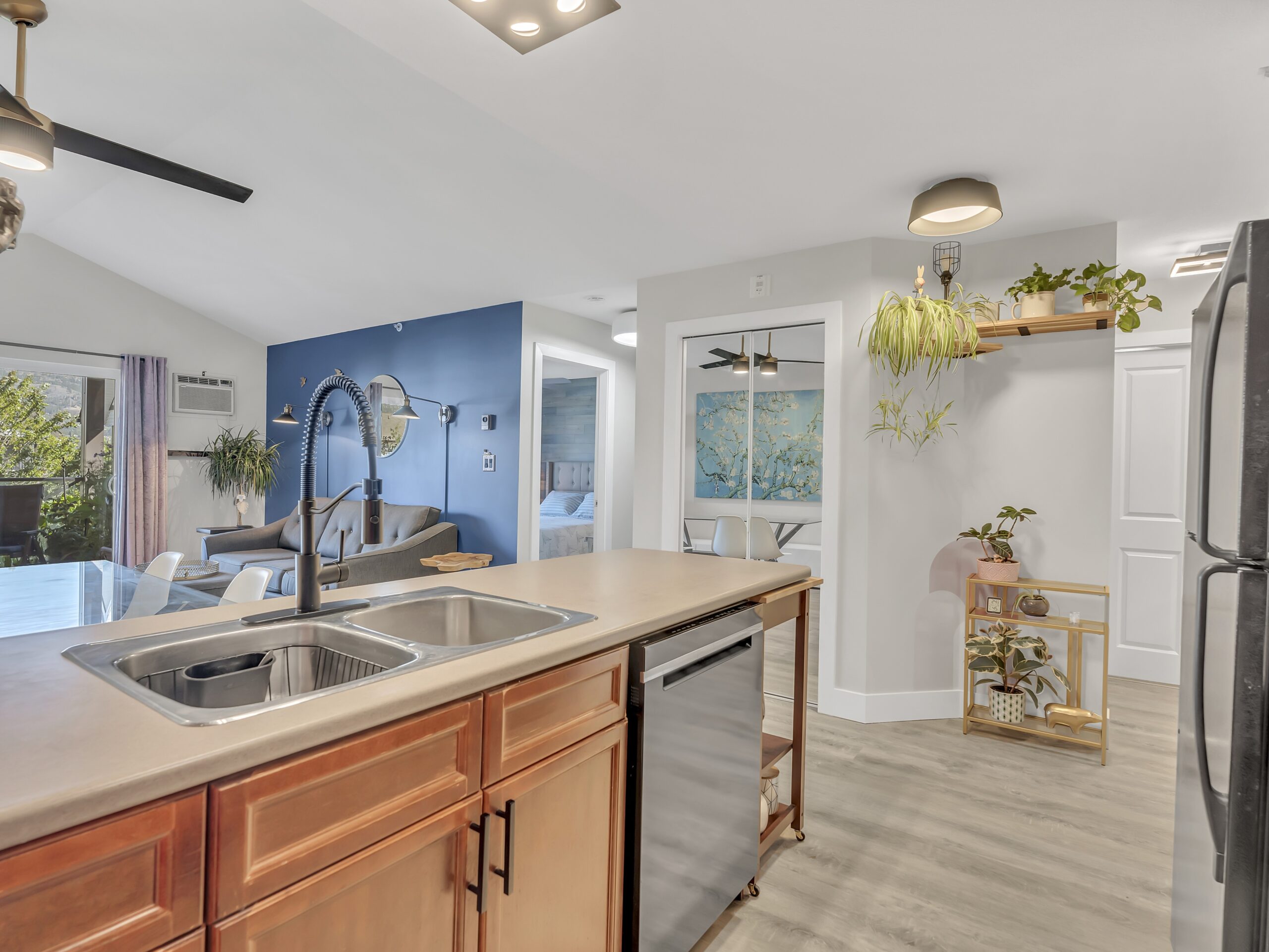 256 Hastings Avenue 401 Penticton V2A 2V6