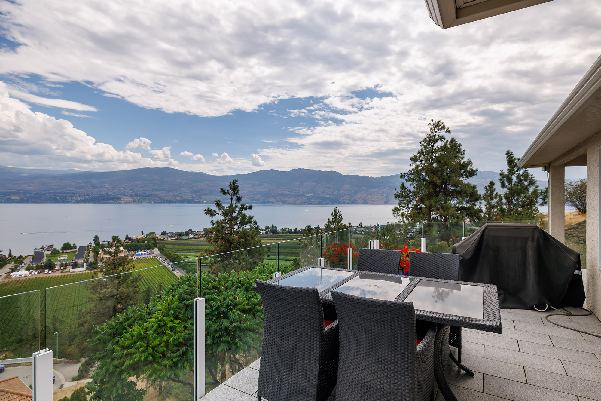 3659 Gala View Drive West Kelowna V4T 2M3