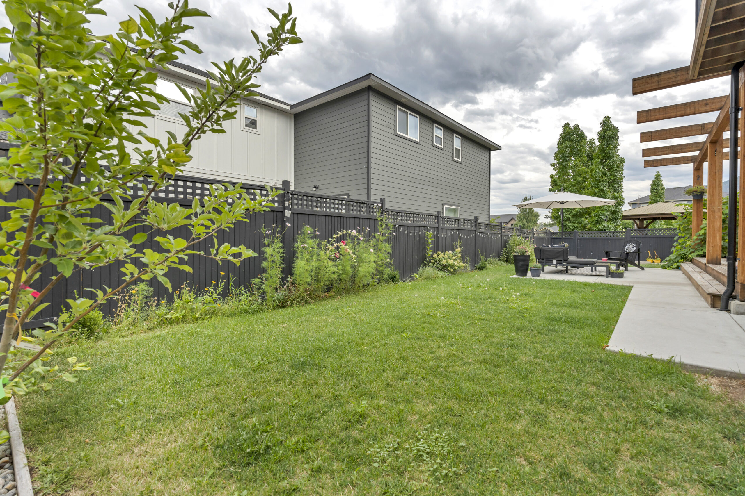 1695 Treffry Place Summerland V0H 1Z9