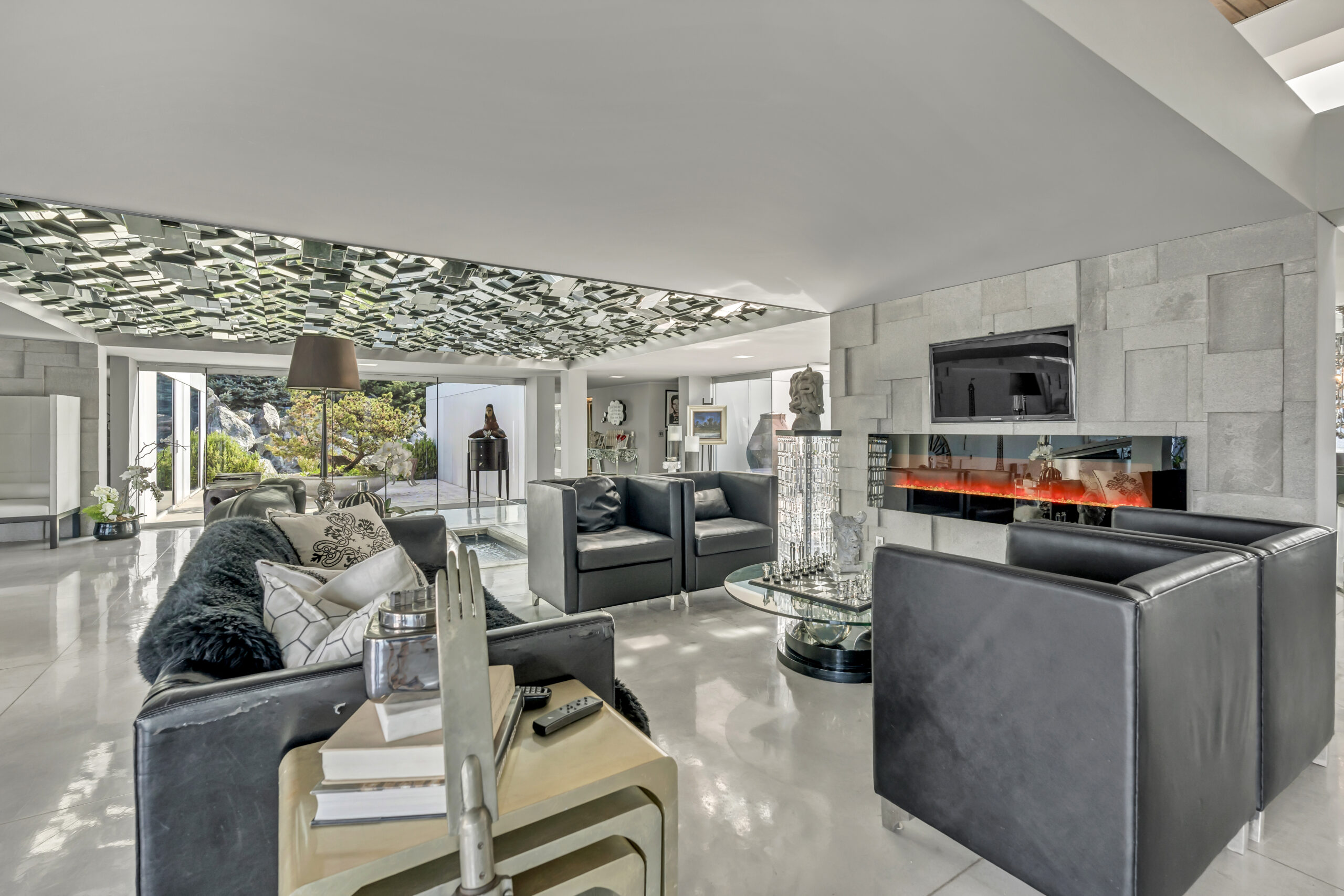 4358 Hobson Road Kelowna V1W 1Y3