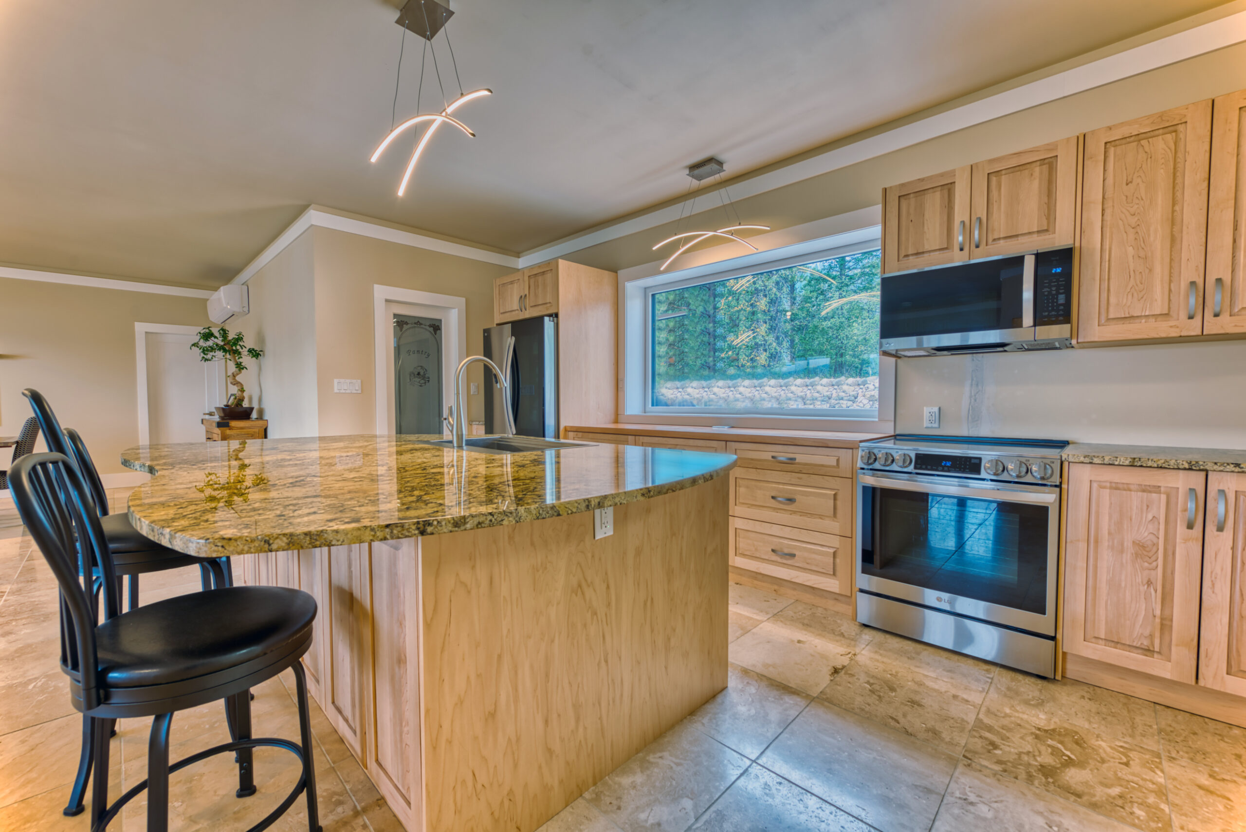 514 Mountain Drive Vernon V1H 2B8