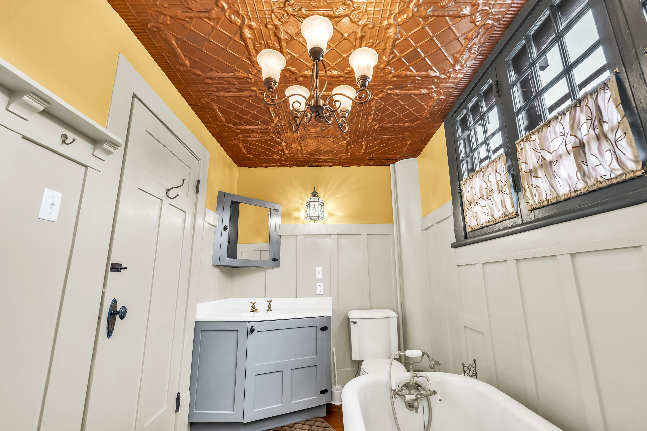 12405 Reynolds Avenue Summerland V0H 1Z8