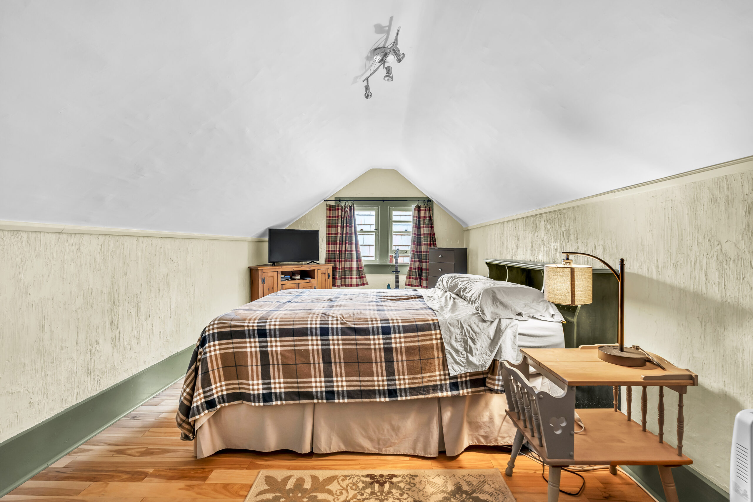 12405 Reynolds Avenue Summerland V0H 1Z8