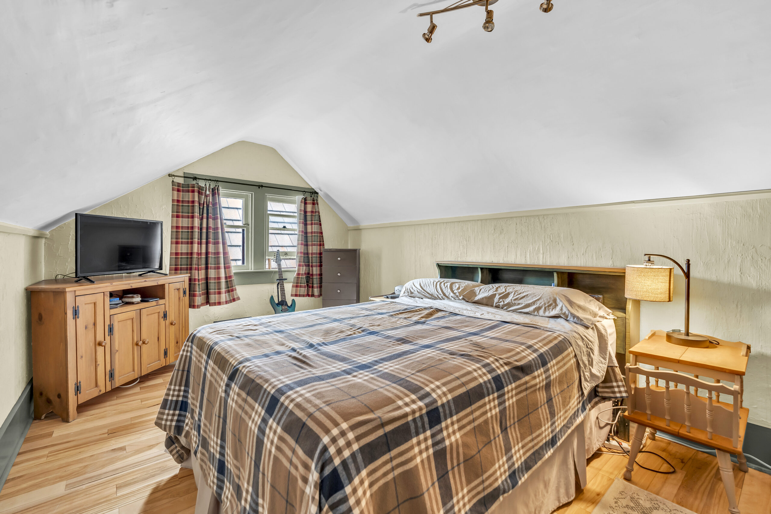 12405 Reynolds Avenue Summerland V0H 1Z8