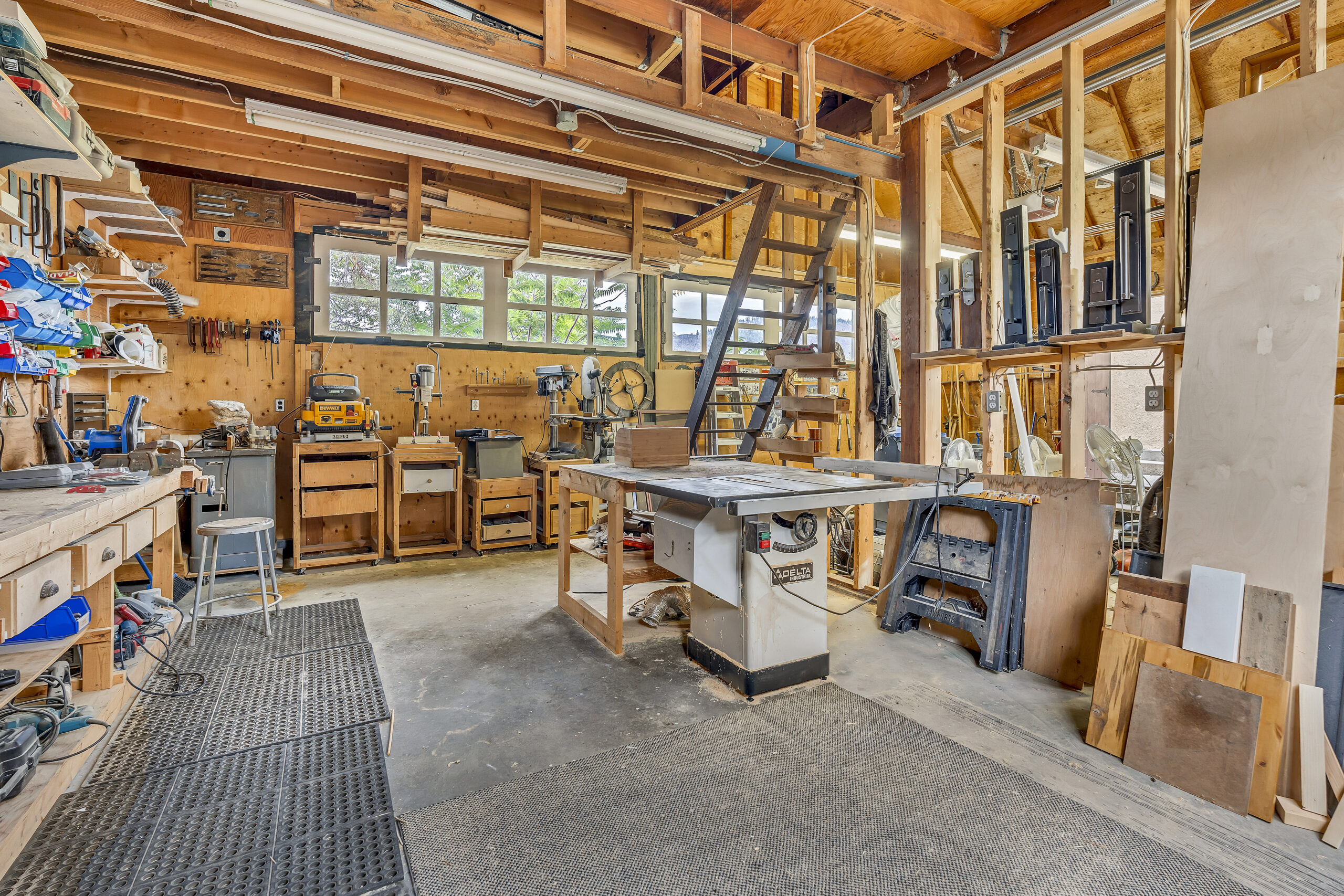 12405 Reynolds Avenue Summerland V0H 1Z8