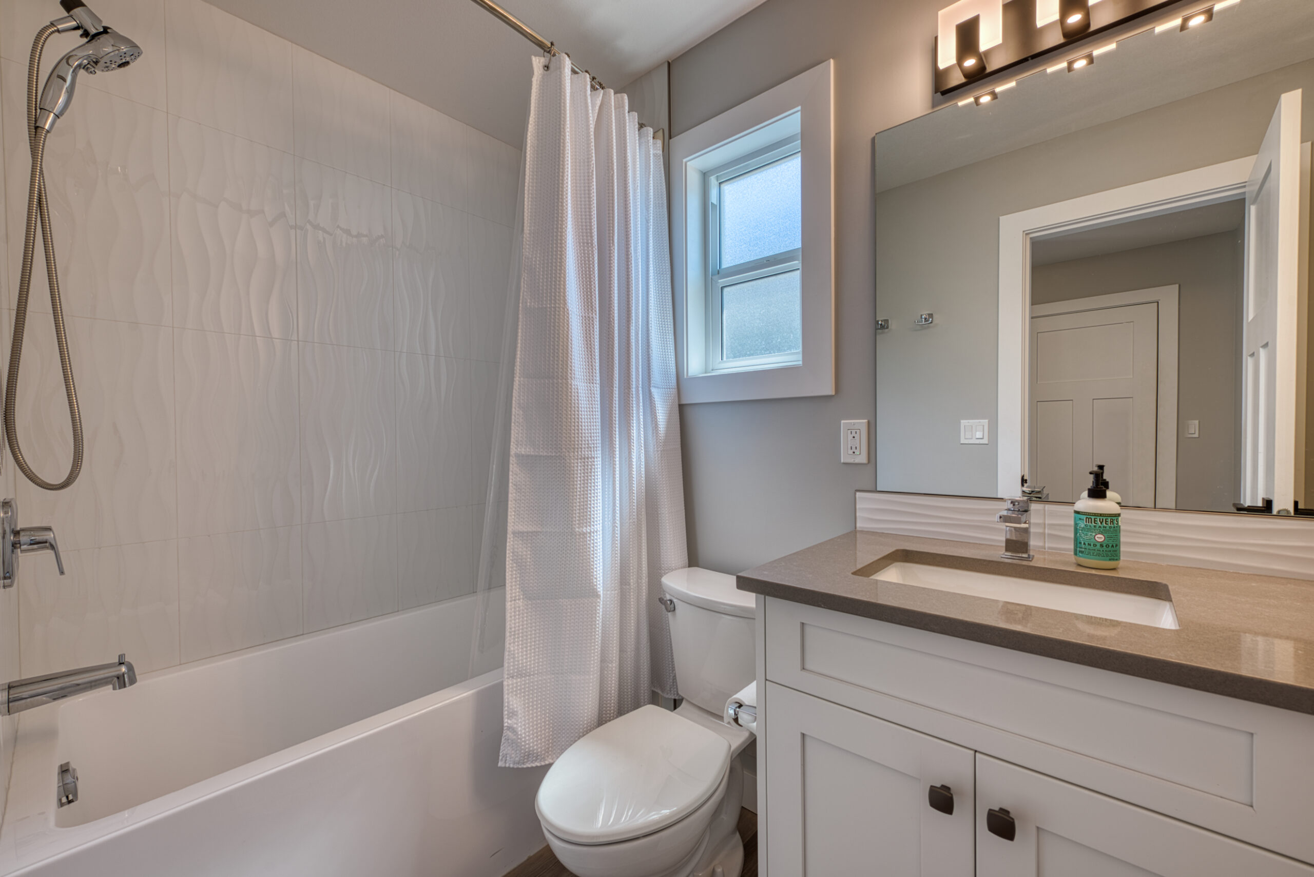 6833 Madrid Way 348 Kelowna V1Z 3R8