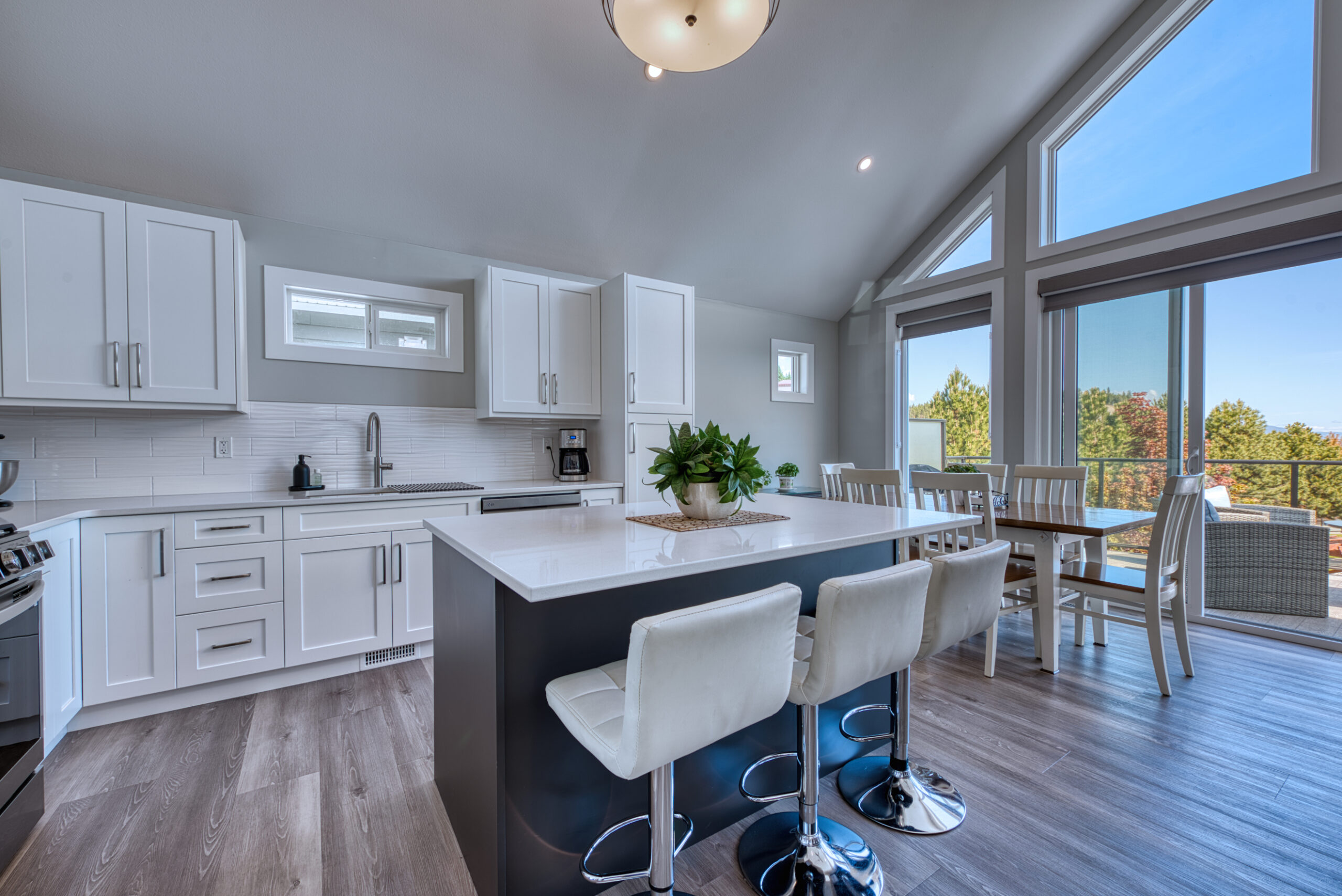 6833 Madrid Way 348 Kelowna V1Z 3R8