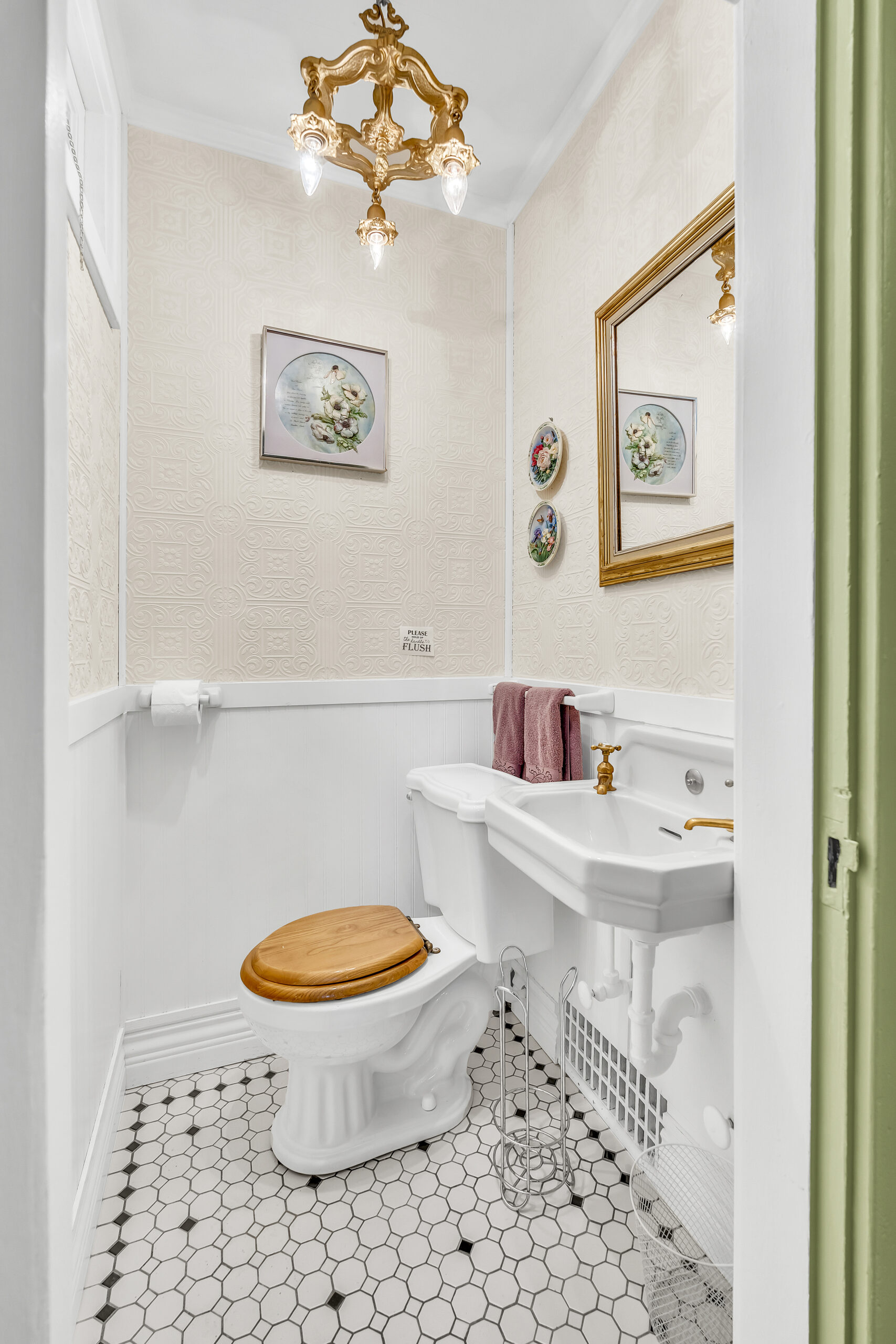 12405 Reynolds Avenue Summerland V0H 1Z8