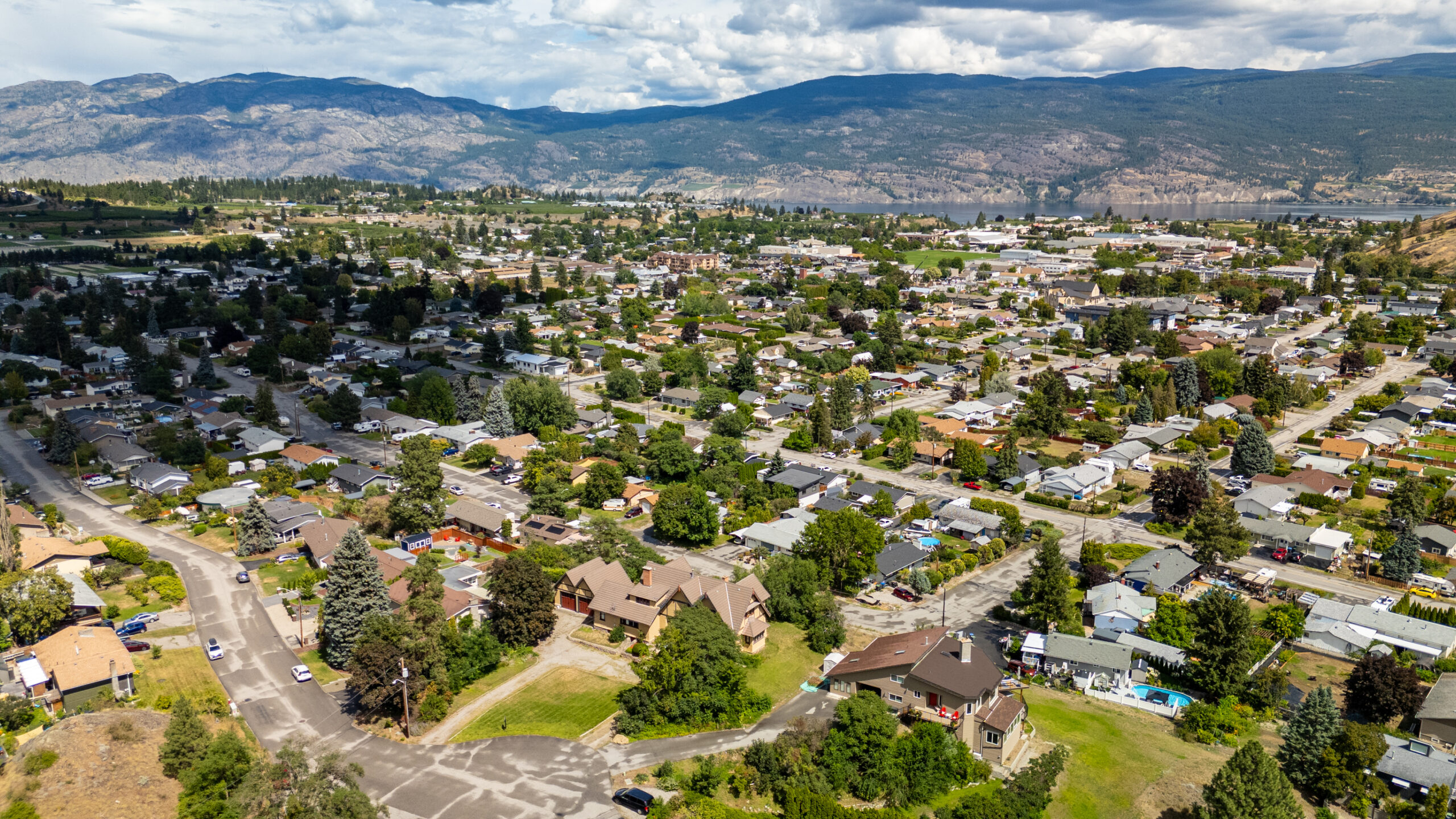 12405 Reynolds Avenue Summerland V0H 1Z8