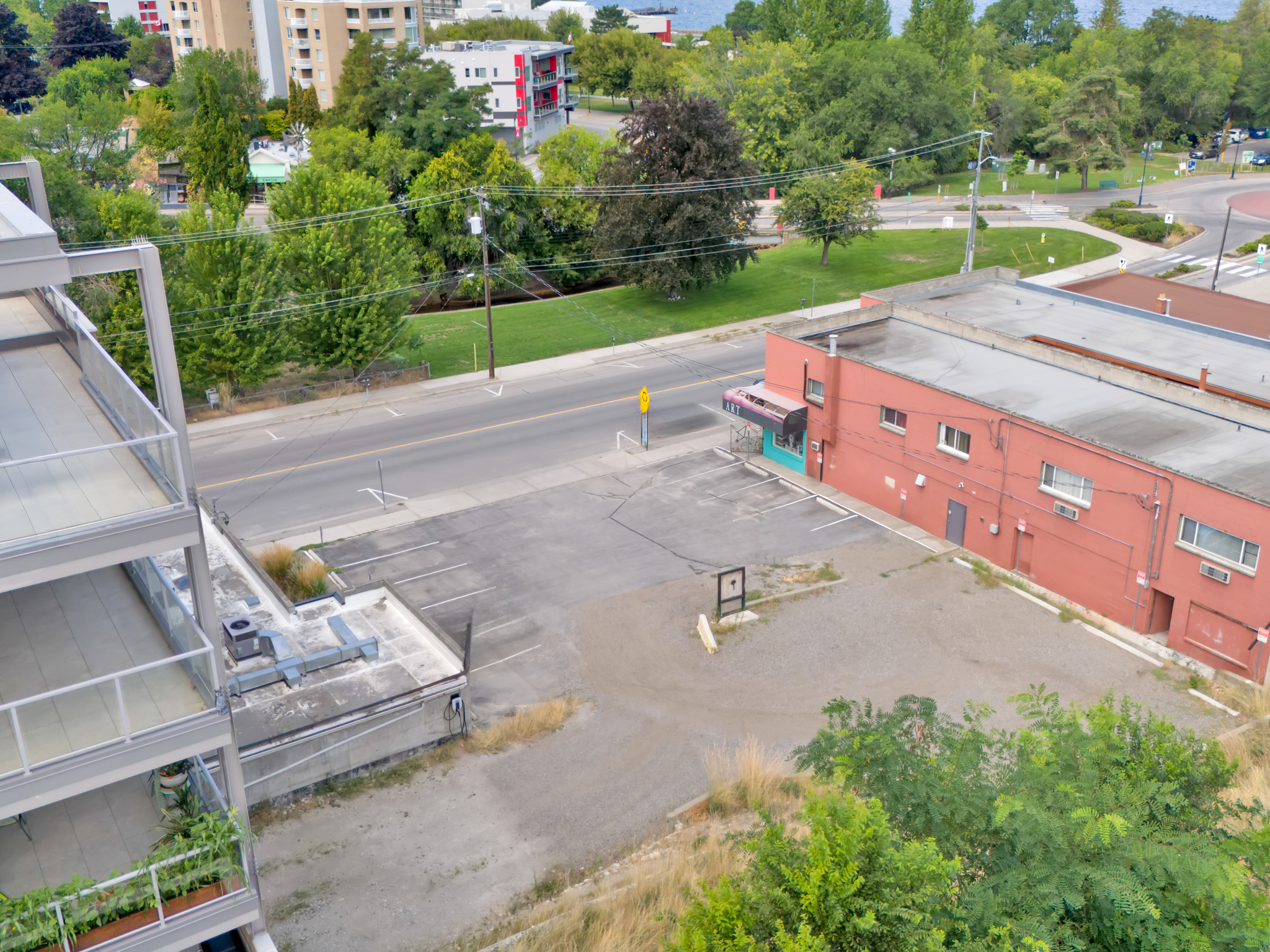 98 Ellis Street Penticton V2A 4L5