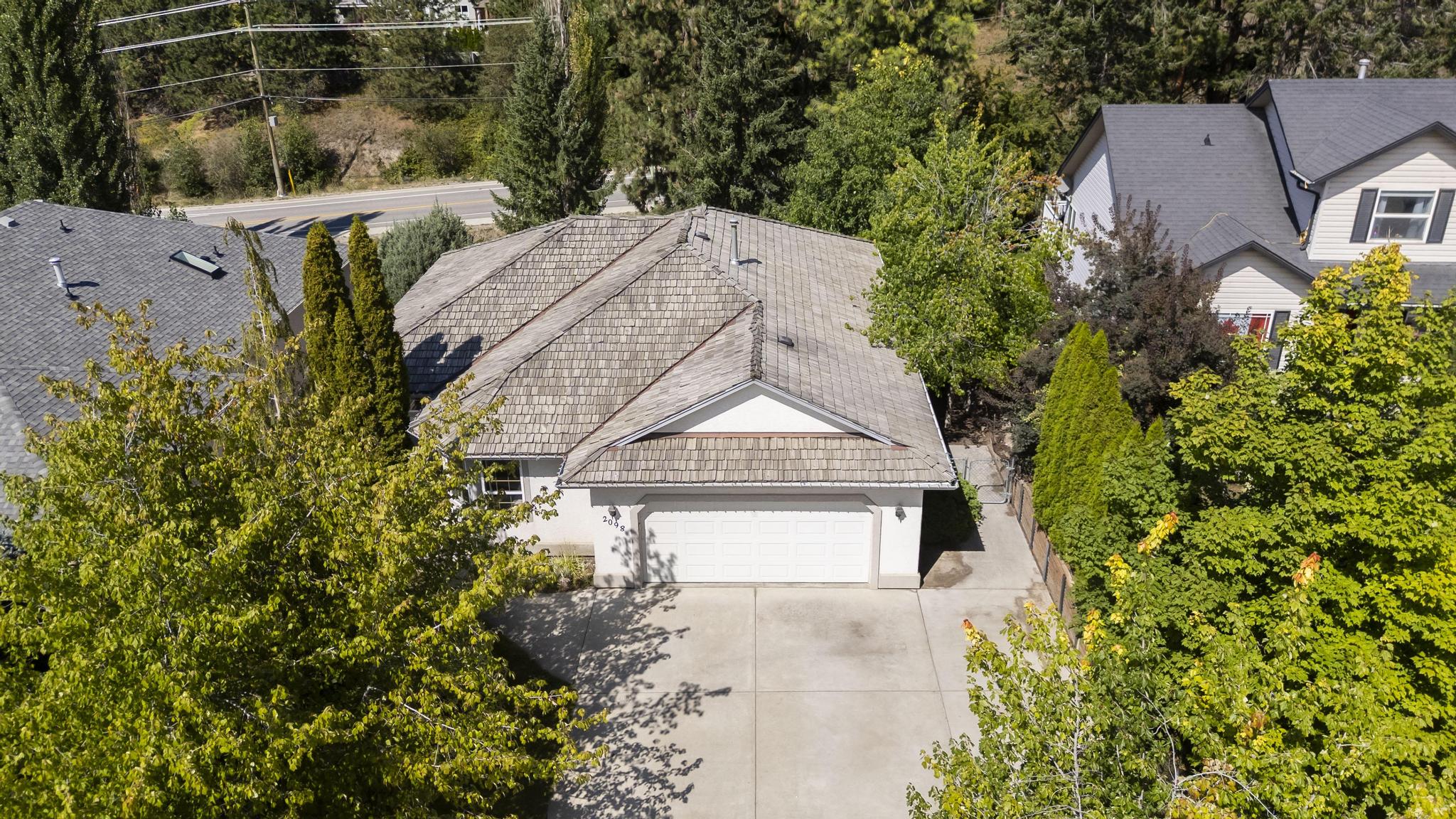 2098 Sunview Drive West Kelowna V1Z 3P9