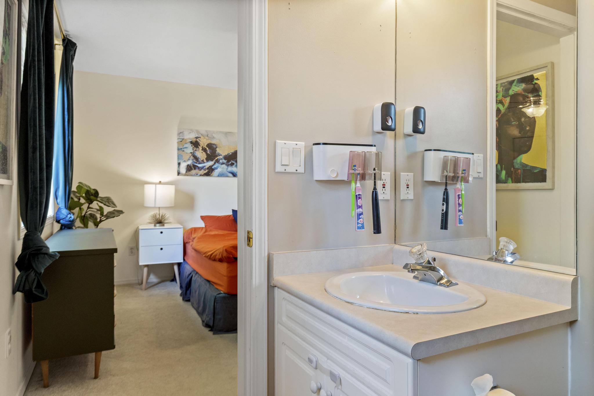 2098 Sunview Drive West Kelowna V1Z 3P9