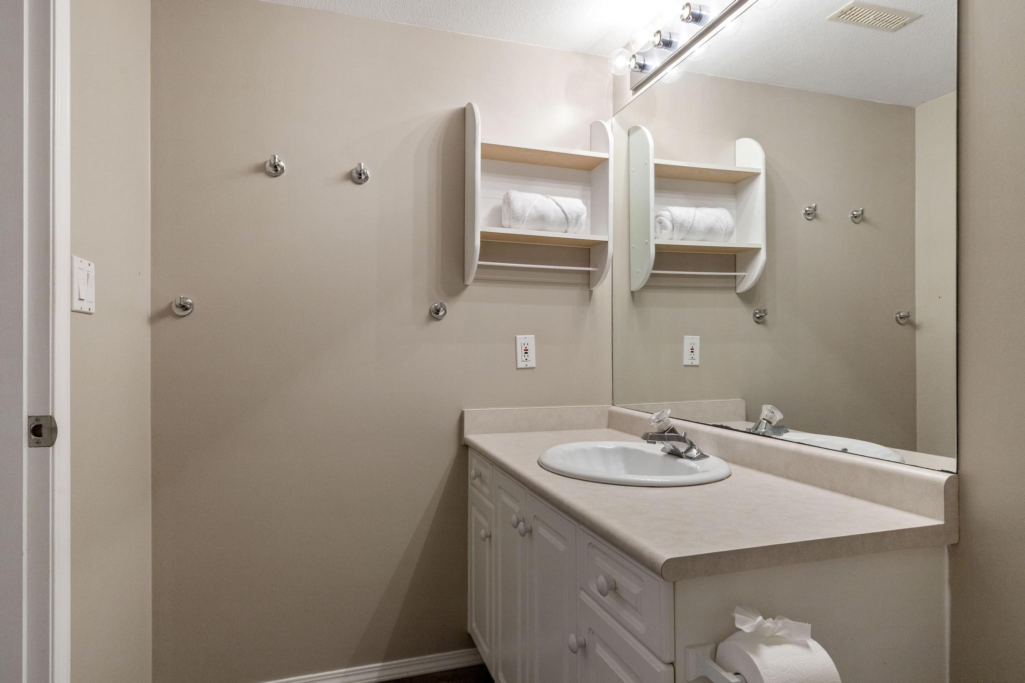2098 Sunview Drive West Kelowna V1Z 3P9