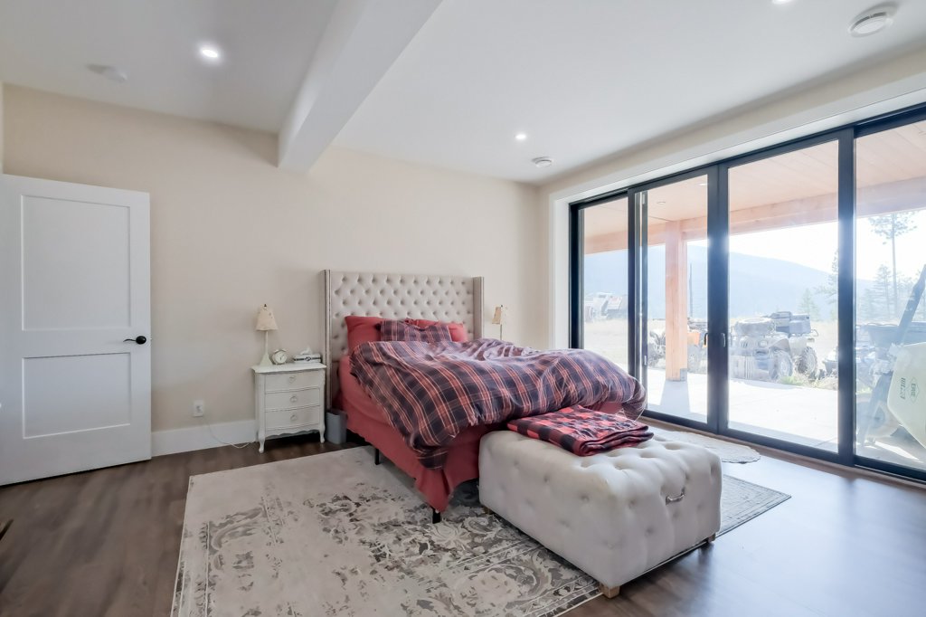 7389 Falcon Ridge Crescent Kelowna V1P 1J2